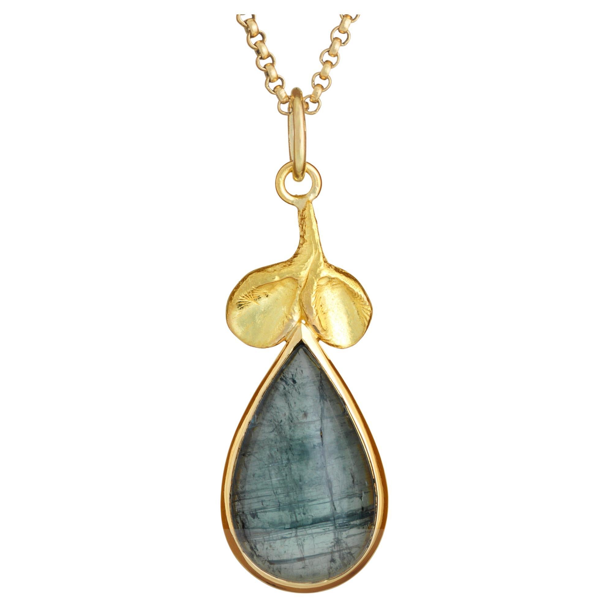 Pendentif en or 18 carats fait main avec indicolite (tourmaline bleue)  en vente