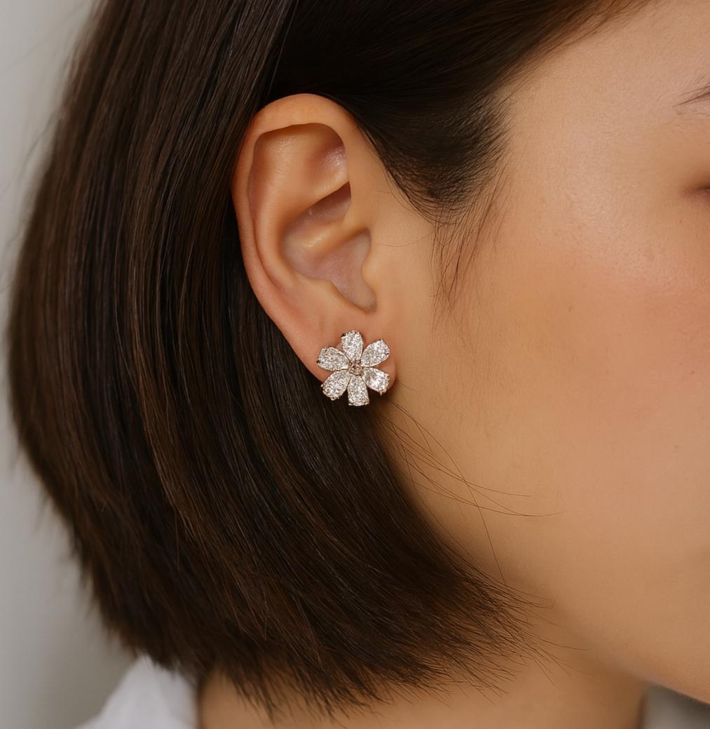 Orecchini a conchiglia in oro rosa 18k con diamanti a pera da 4,76 ct. in vendita 9