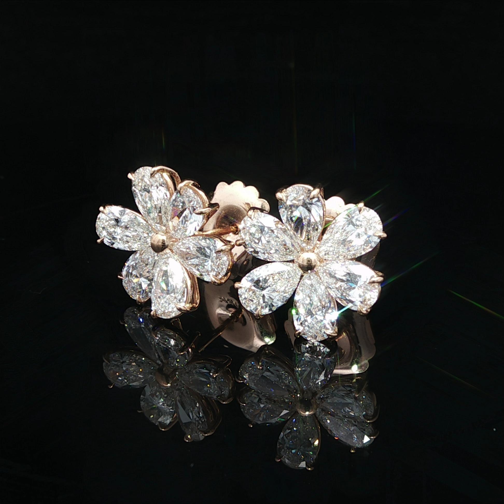 Orecchini a conchiglia in oro rosa 18k con diamanti a pera da 4,76 ct. In condizioni ottime in vendita a Montclair, NJ