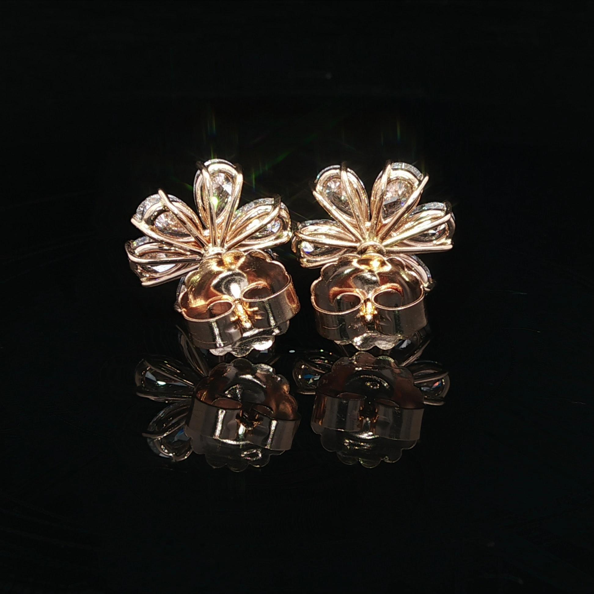 Orecchini a conchiglia in oro rosa 18k con diamanti a pera da 4,76 ct. in vendita 2