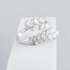 Bague cocktail en or blanc 18 carats, sertie d'un diamant taille marquise de 2,60 carats, pureté SI, couleur HI
