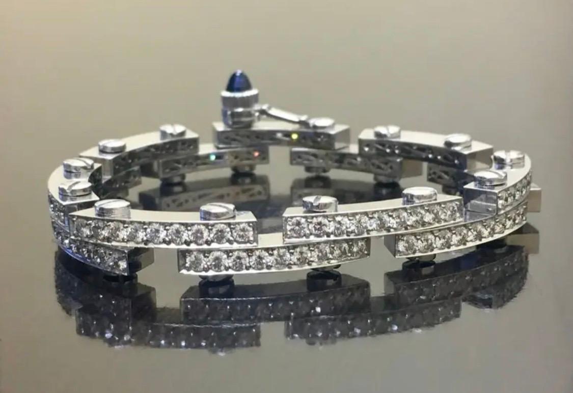 Handmade 18K White Gold Modern Blue Sapphire Pave Diamond Bracelet In New Condition For Sale In Los Angeles, CA