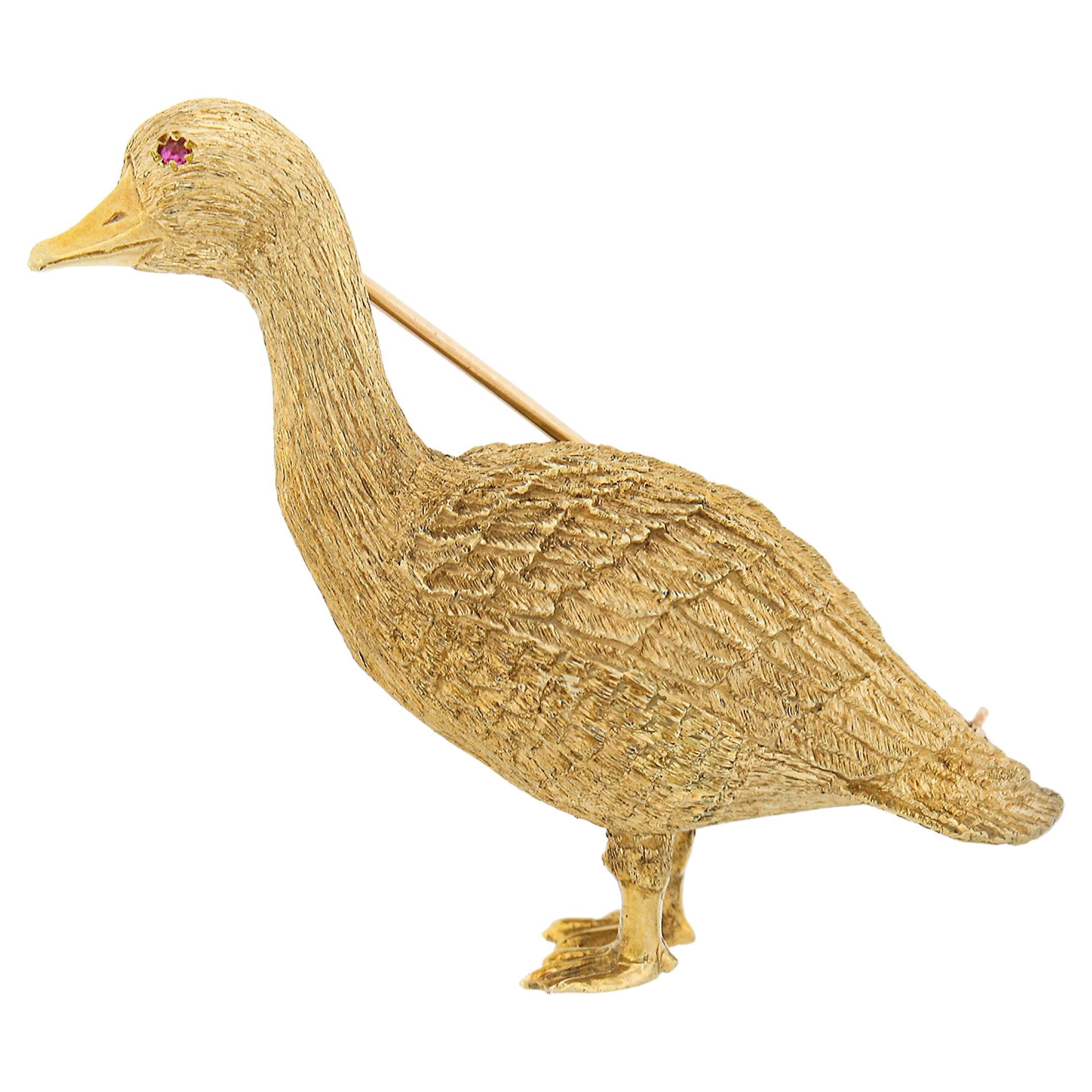Handmade 18K Yellow Gold Hand Carved & Textured Goose Pin Brooch w/ Ruby Eye For Sale