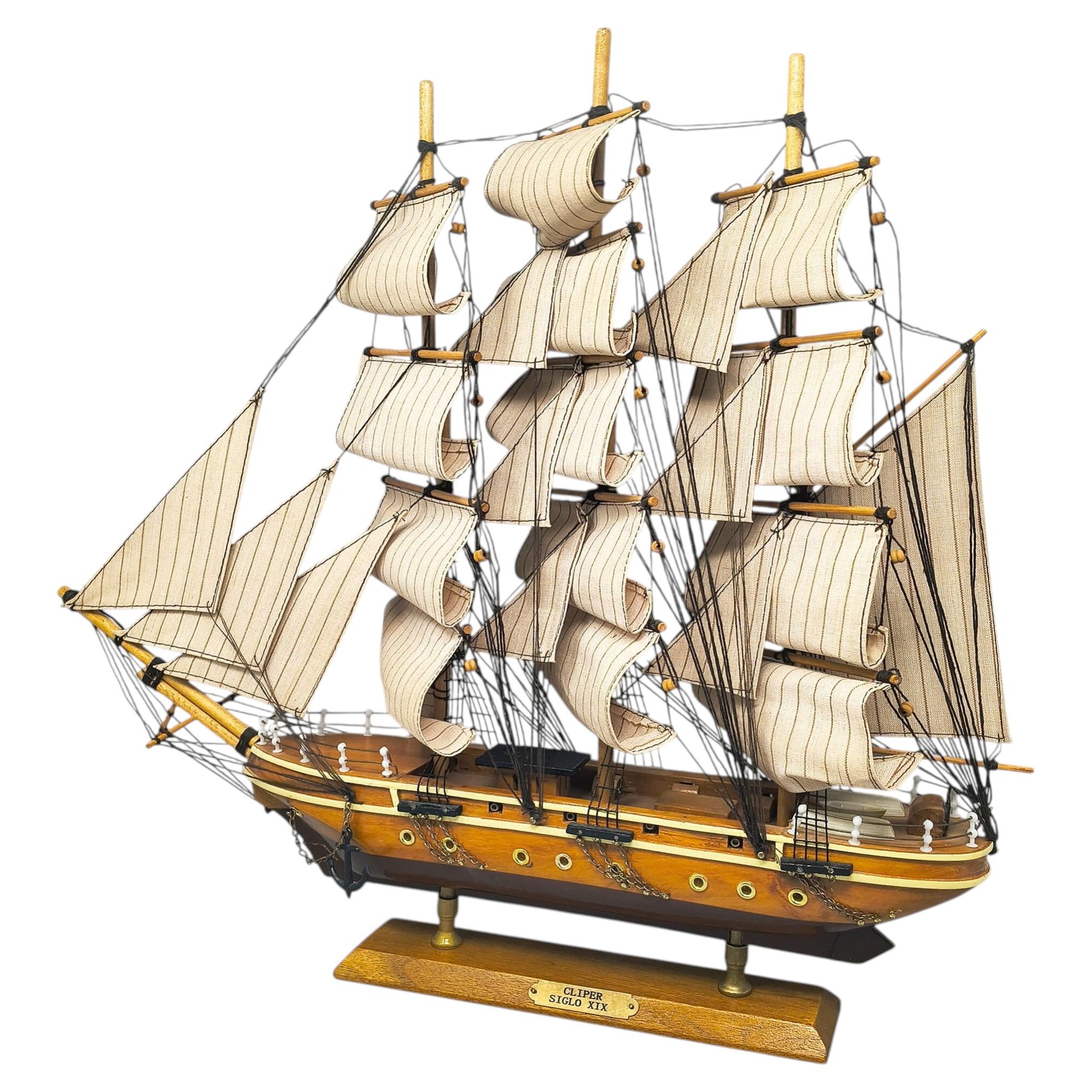 Handmade 1970s Cliper Siglo XIX Model Ship in Walnut, England For Sale
