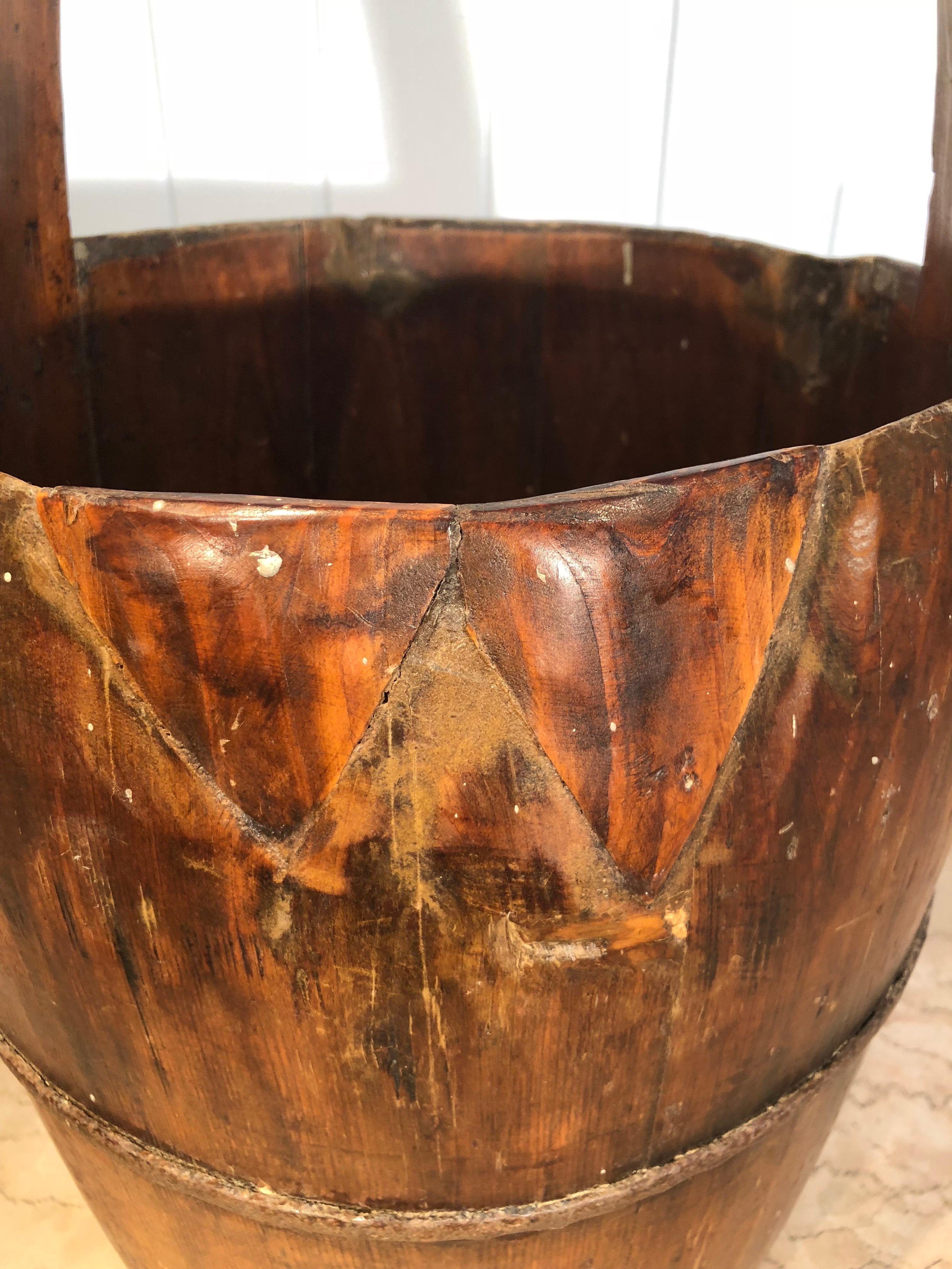 Handmade 19th Century English Oak Milk Bucket #1 In Good Condition In Woodbury, CT