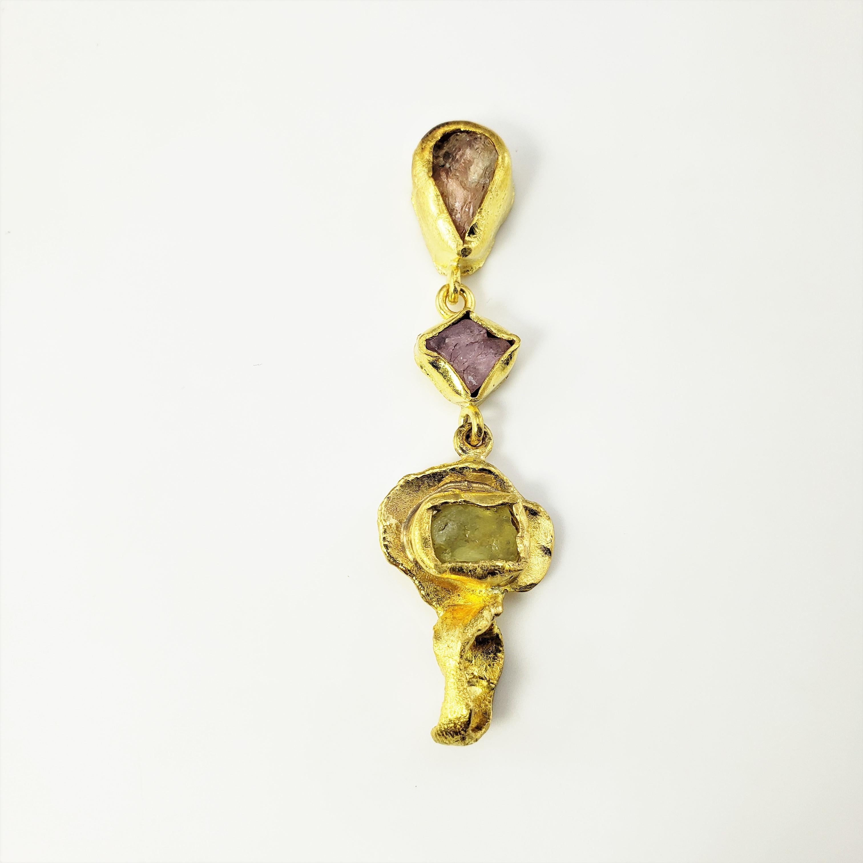 Women's Handmade 21 Karat Yellow Gold and Glass Pendant For Sale