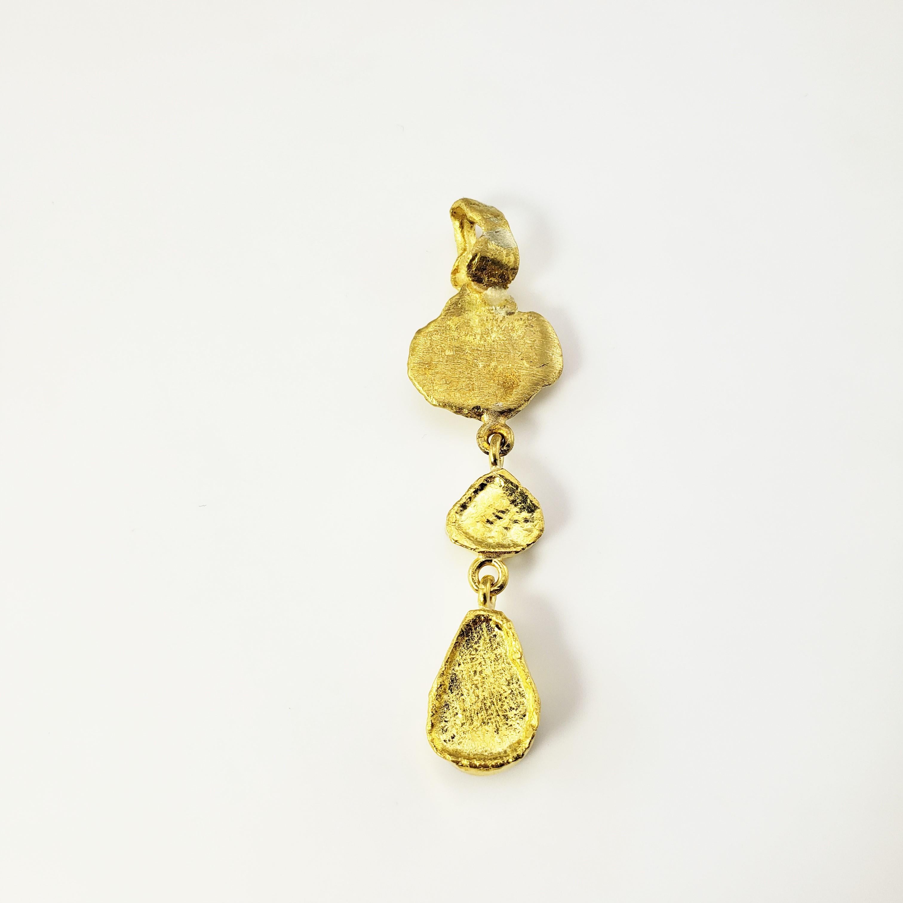 Handmade 21 Karat Yellow Gold and Glass Pendant For Sale 1