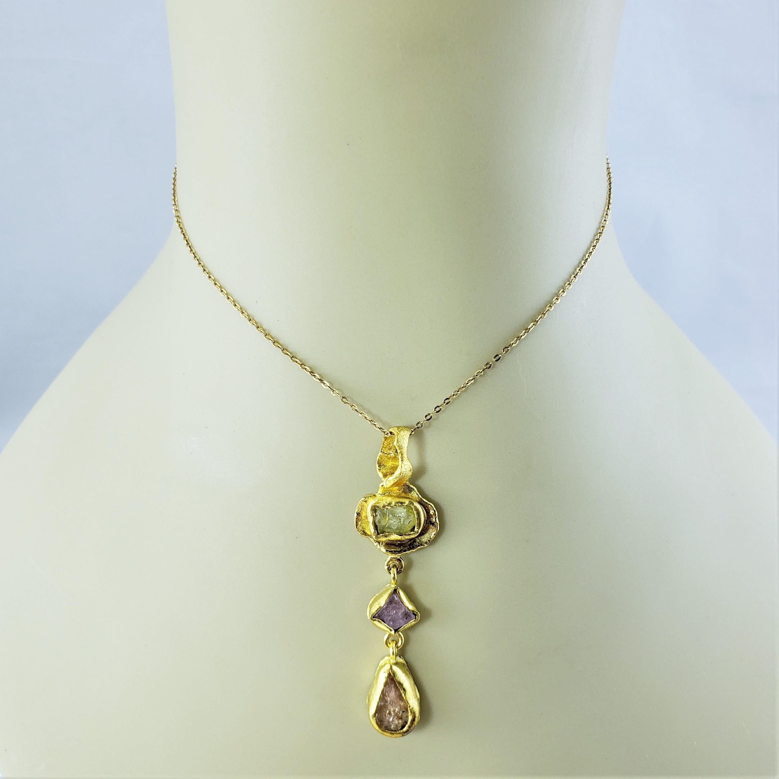 Handmade 21 Karat Yellow Gold and Glass Pendant For Sale 2