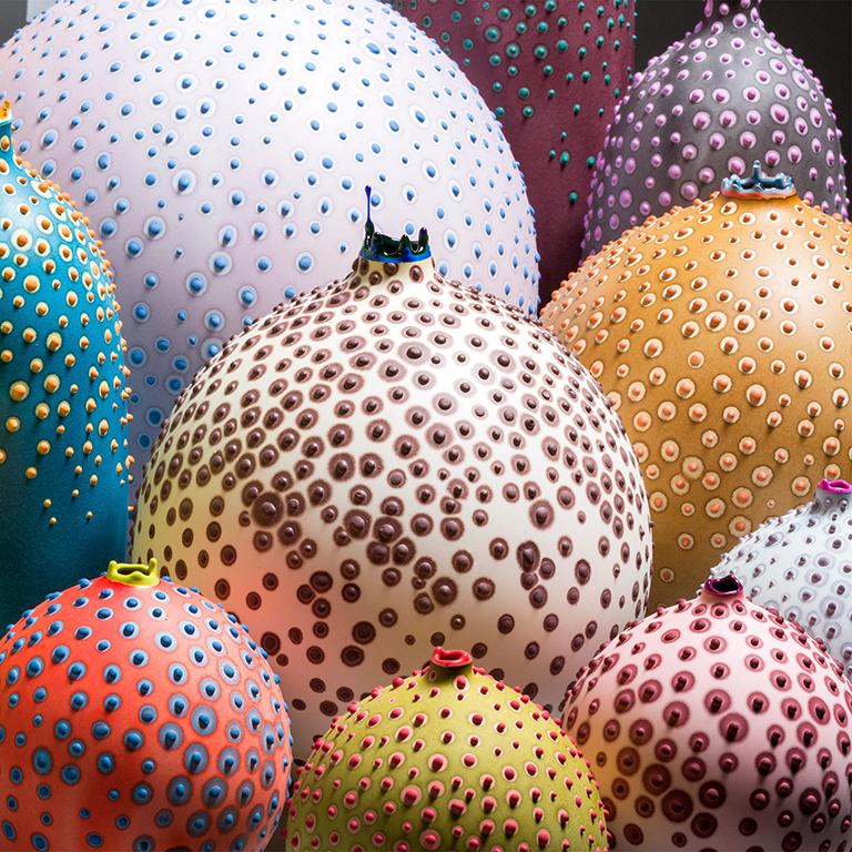 Moulage Vase à bourgeons Petri du 21e siècle fait main en vert olive par Elyse Graham en vente