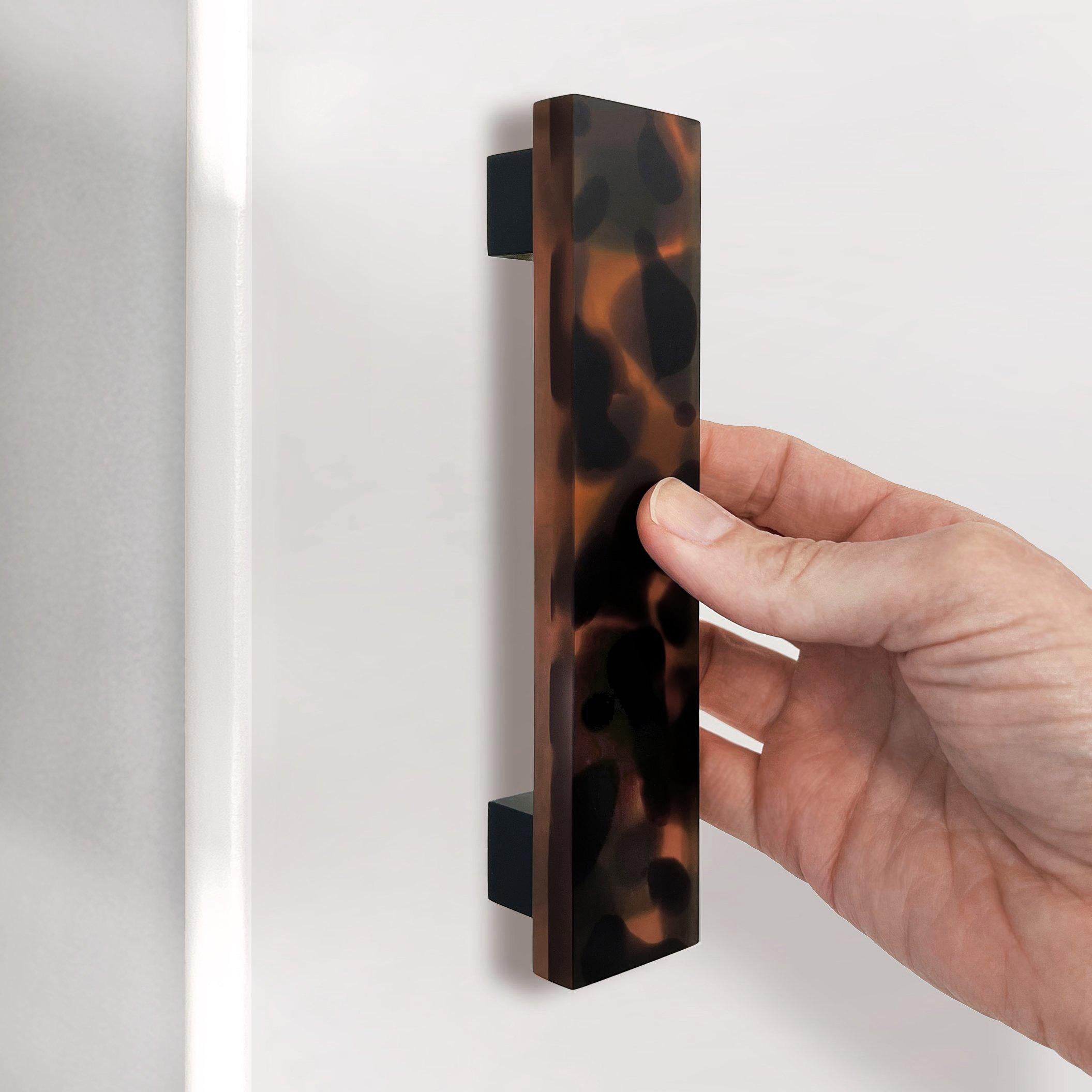 Moulage Handmade 21st Century Resin Hardware Handle in Tortoise by Elyse Graham en vente