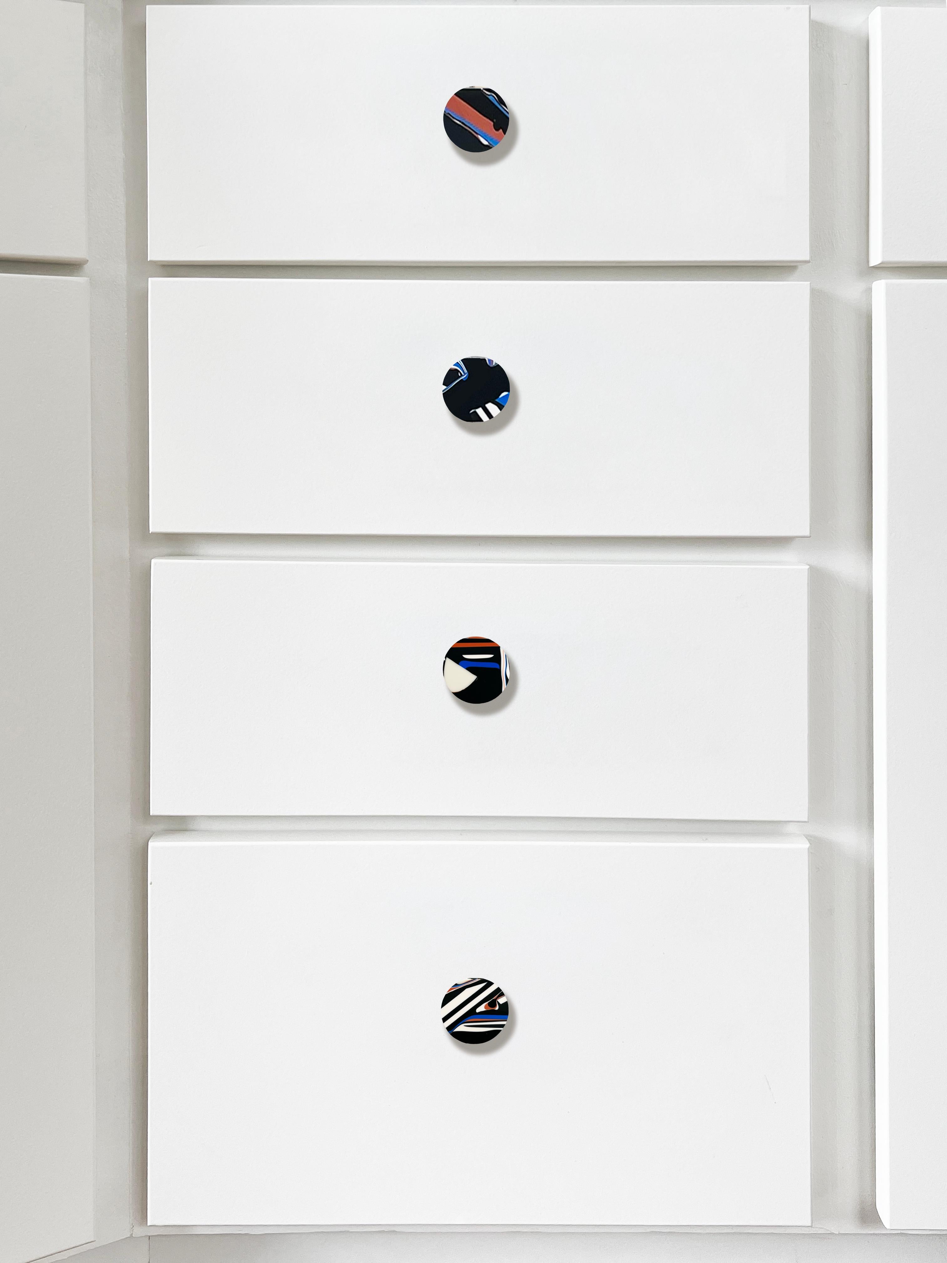 Americano Handmade 21st Century Resin Hardware Knob in Lemur by Elyse Graham in vendita