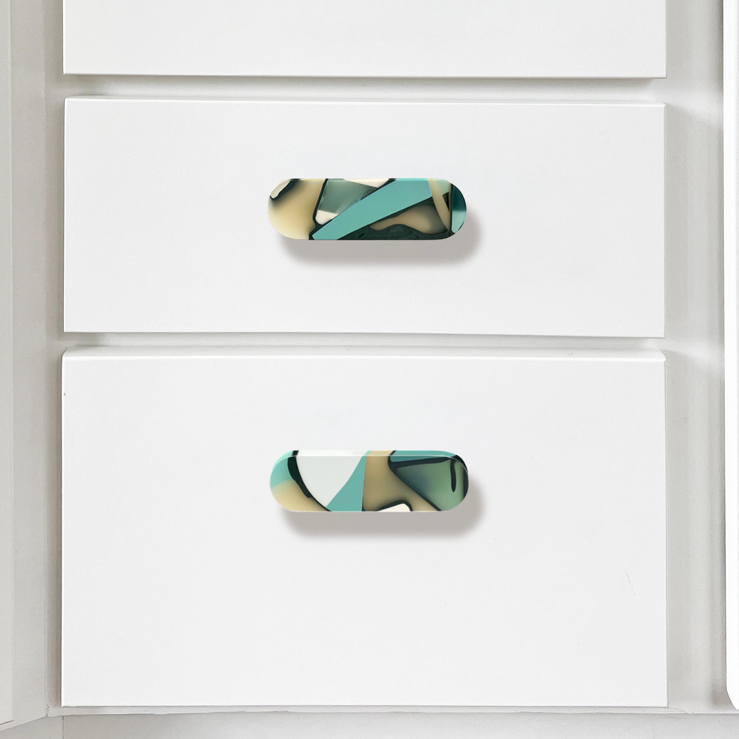 Américain Handmade 21st Century Resin Hardware Pill Pull in Marlin by Elyse Graham en vente