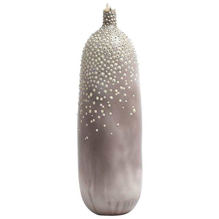 Grand vase Dubos gris poussière fait à la main par Elyse Graham, XXIe siècle