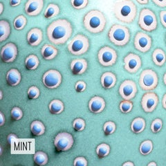 Handgefertigte große Dubos-Vase in Mint von Elyse Graham, 21. Jahrhundert