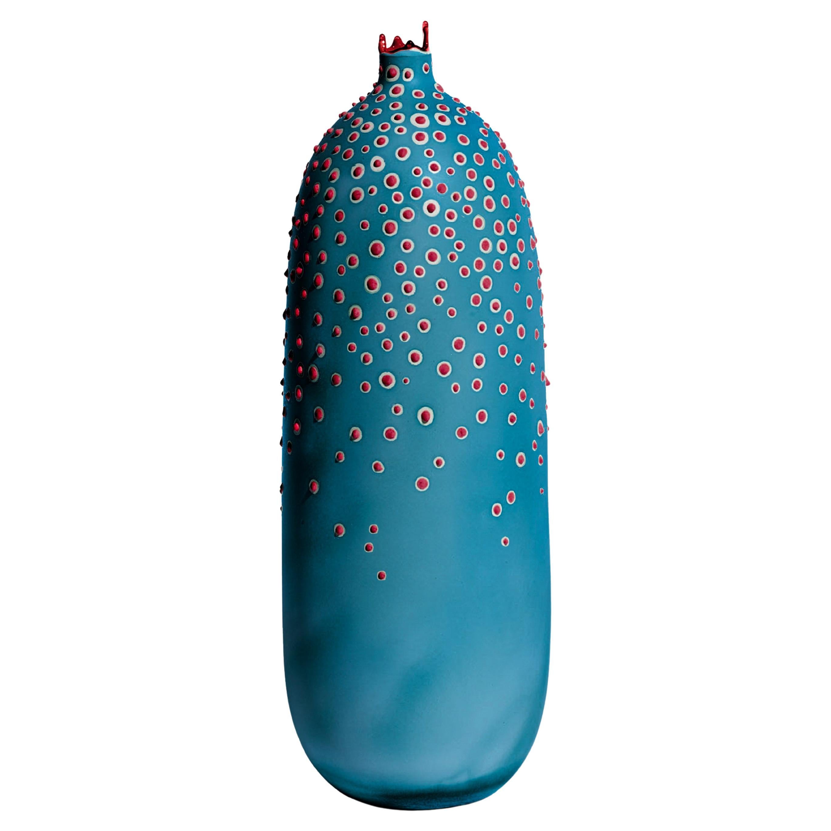 Vaso alto Dubos del XXI secolo fatto a mano in blu di Prussia da Elyse Graham