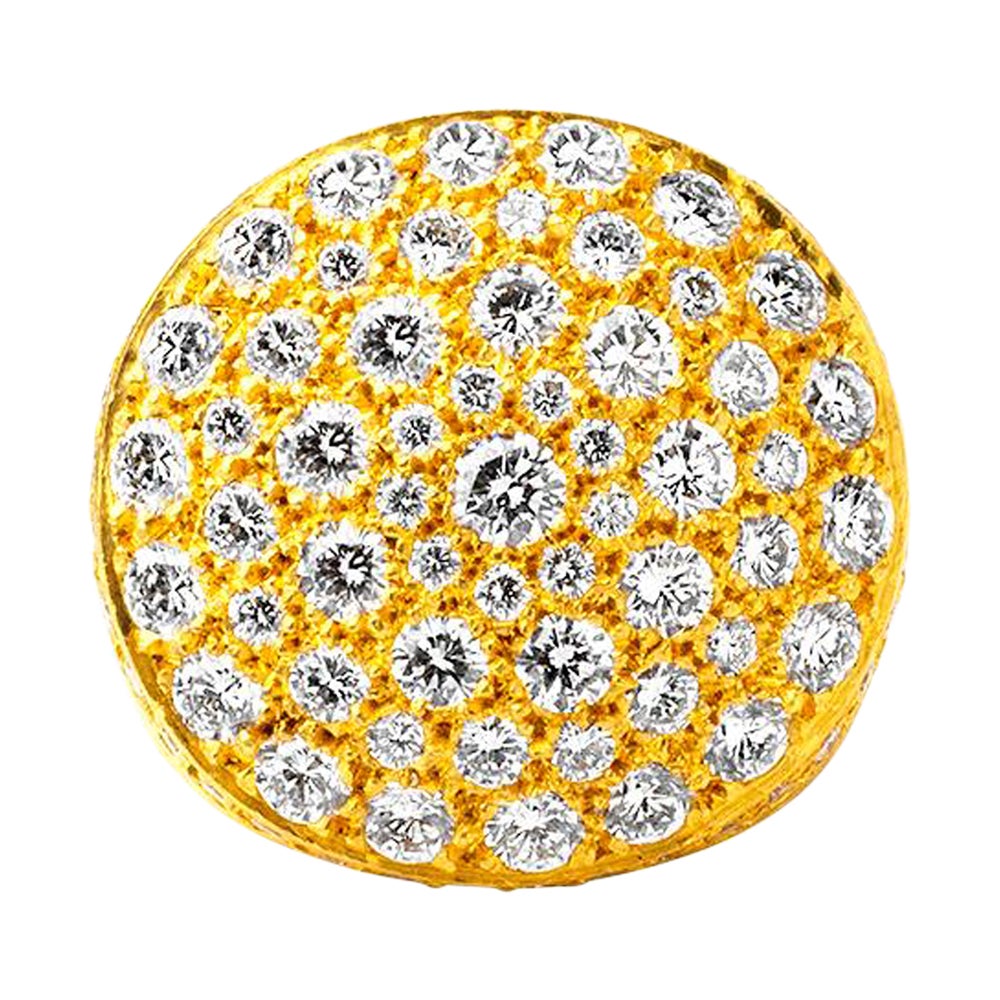 En vente :  Bague ronde en or 24 carats faite à la main et décorée de diamants de qualité supérieure