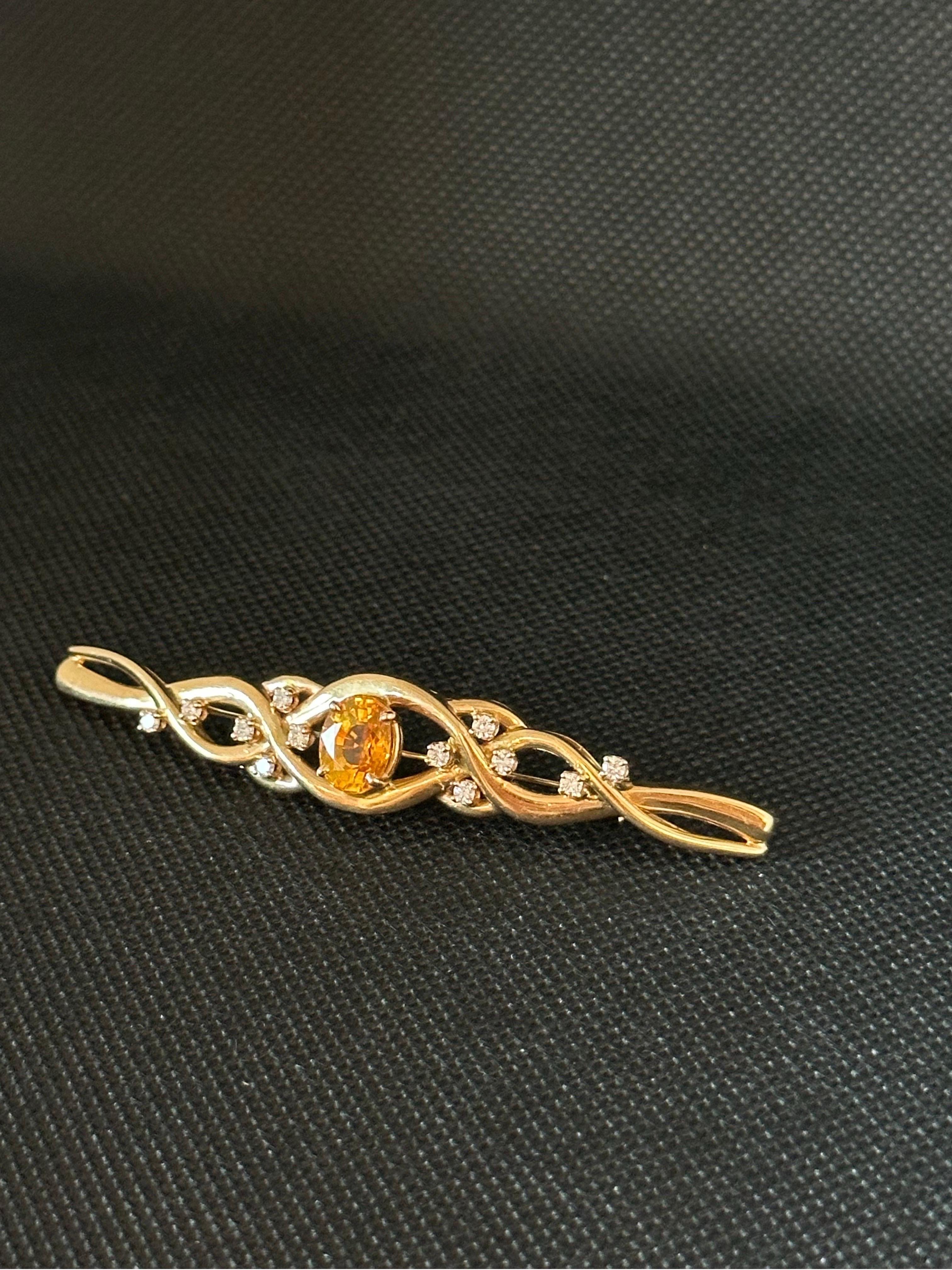 Art Deco Handmade 2.5ct Yellow Topaz and 0.40ct Natural Diamond 14k Yellow Gold Brooch For Sale