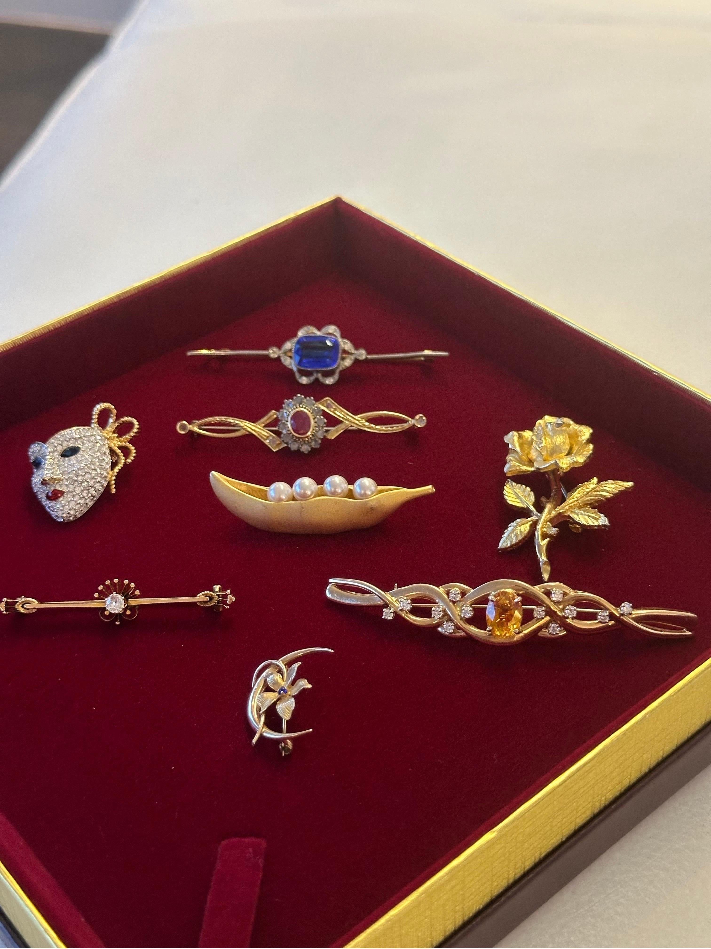 Handmade 2.5ct Yellow Topaz and 0.40ct Natural Diamond 14k Yellow Gold Brooch In Excellent Condition For Sale In West Palm Beach, FL
