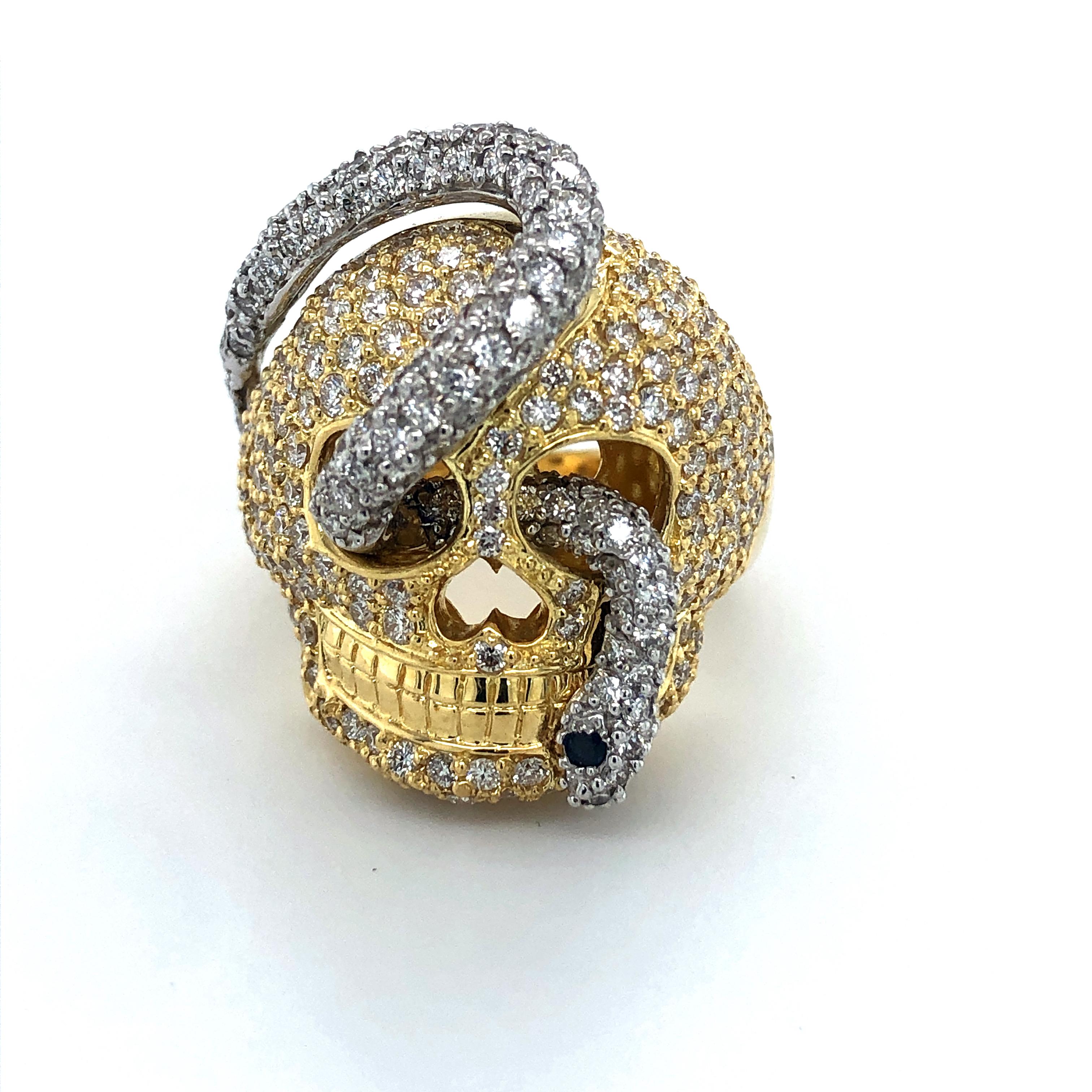18kt White & Yellow Gold Diamond Snake and Skull Ring  Handmade 4.95ct  In New Condition In Antwerp, BE