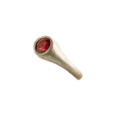 Bague en argent 925°/°° faite à la main avec grenat taille ronde