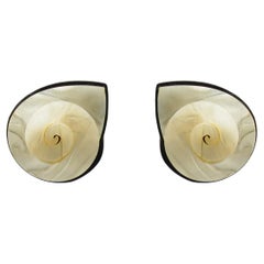 Handmade Acrylic Spiral Short Earring / Nacre