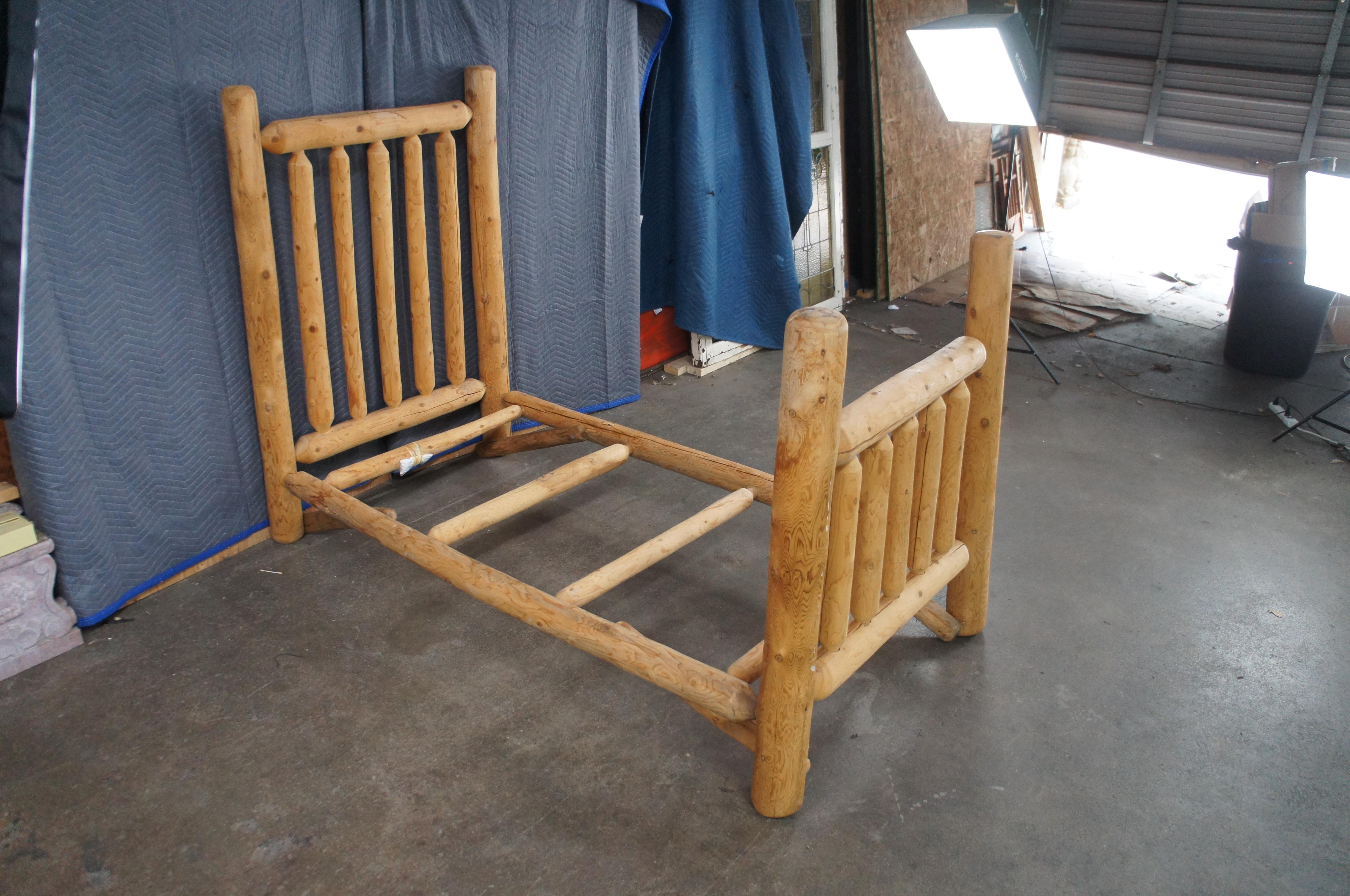 Lit à deux places en rondins de pin Wood Lodge Cabine Southwestern Style Adirondack fait à la main en vente 4