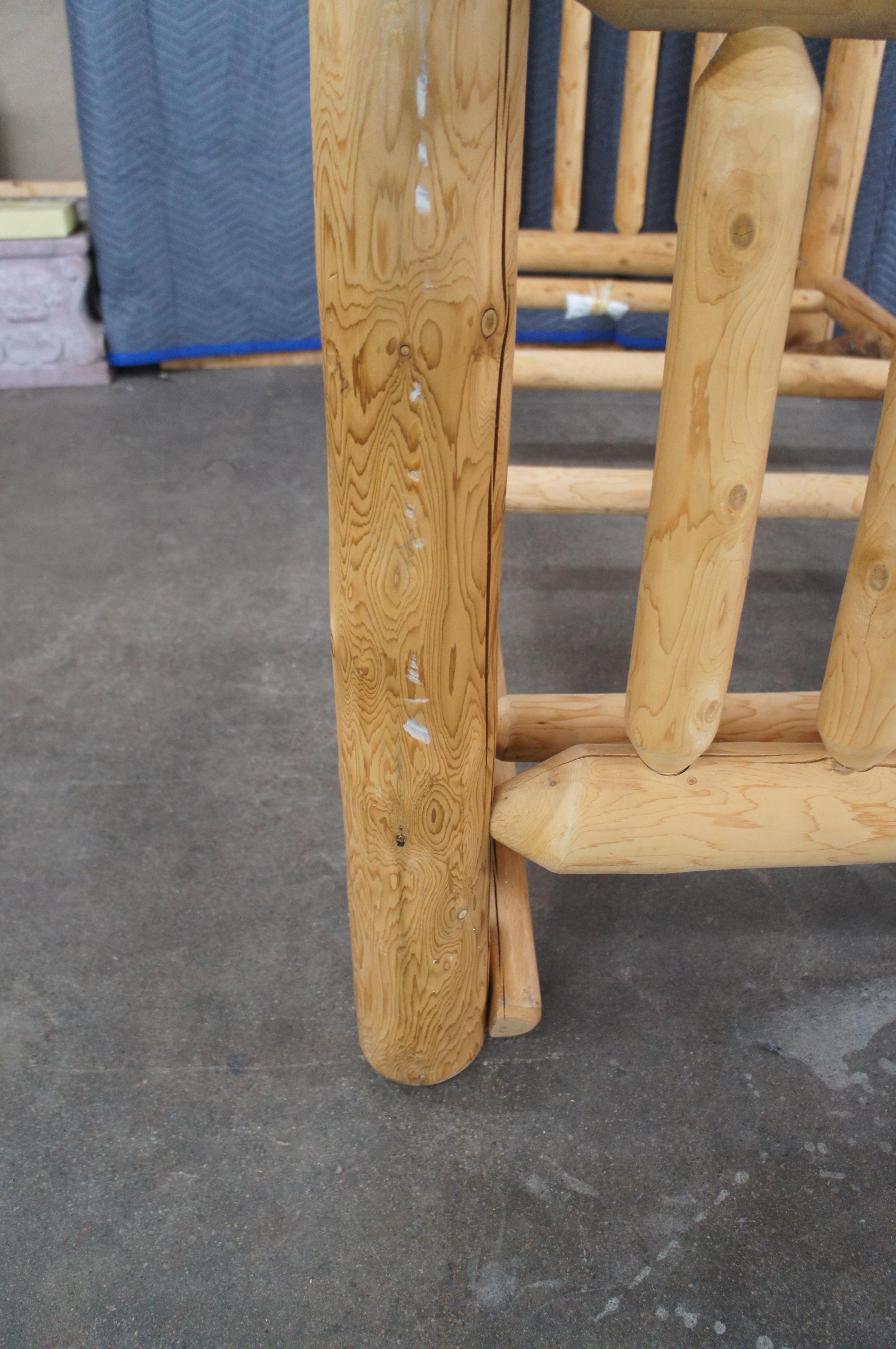 Lit à deux places en rondins de pin Wood Lodge Cabine Southwestern Style Adirondack fait à la main en vente 1