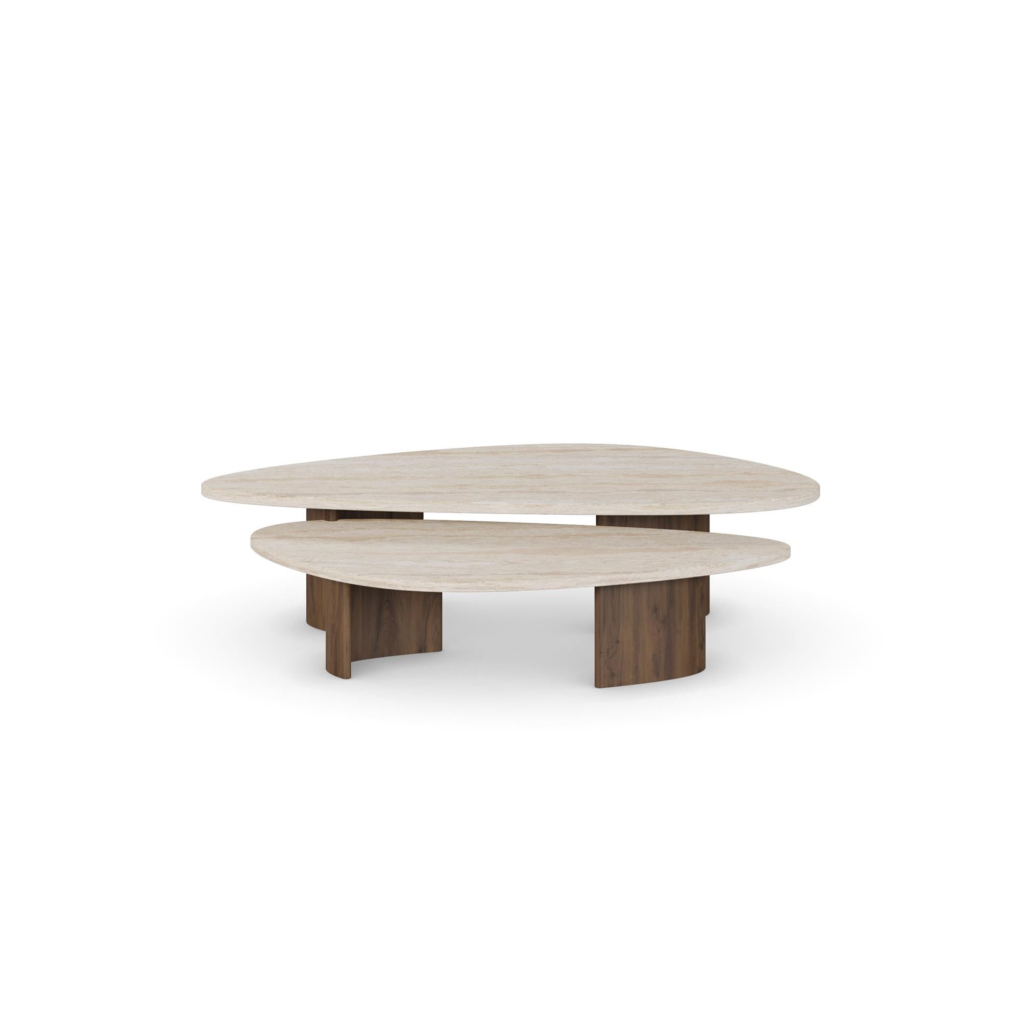 Table basse Agnes en travertin sculpté faite à la main par Nolita Harbour Neuf - En vente à Carvalhosa, PT