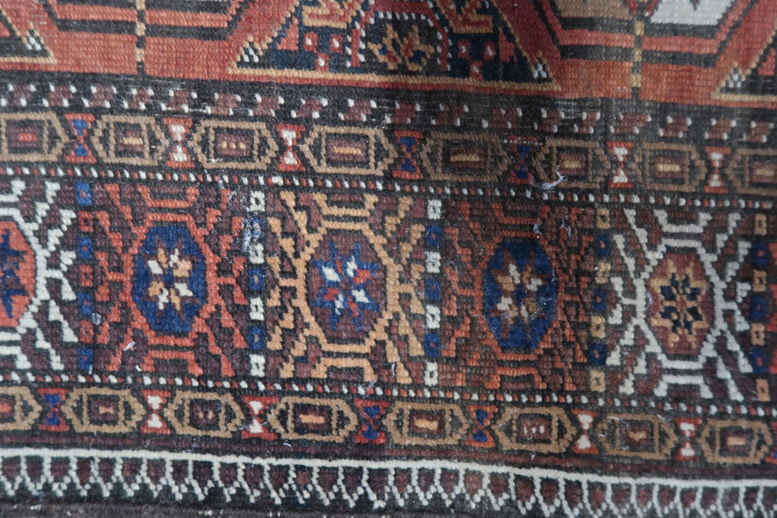 Handmade Aintage Afghan Baluch Rug 1920s, 1C1073 For Sale 3
