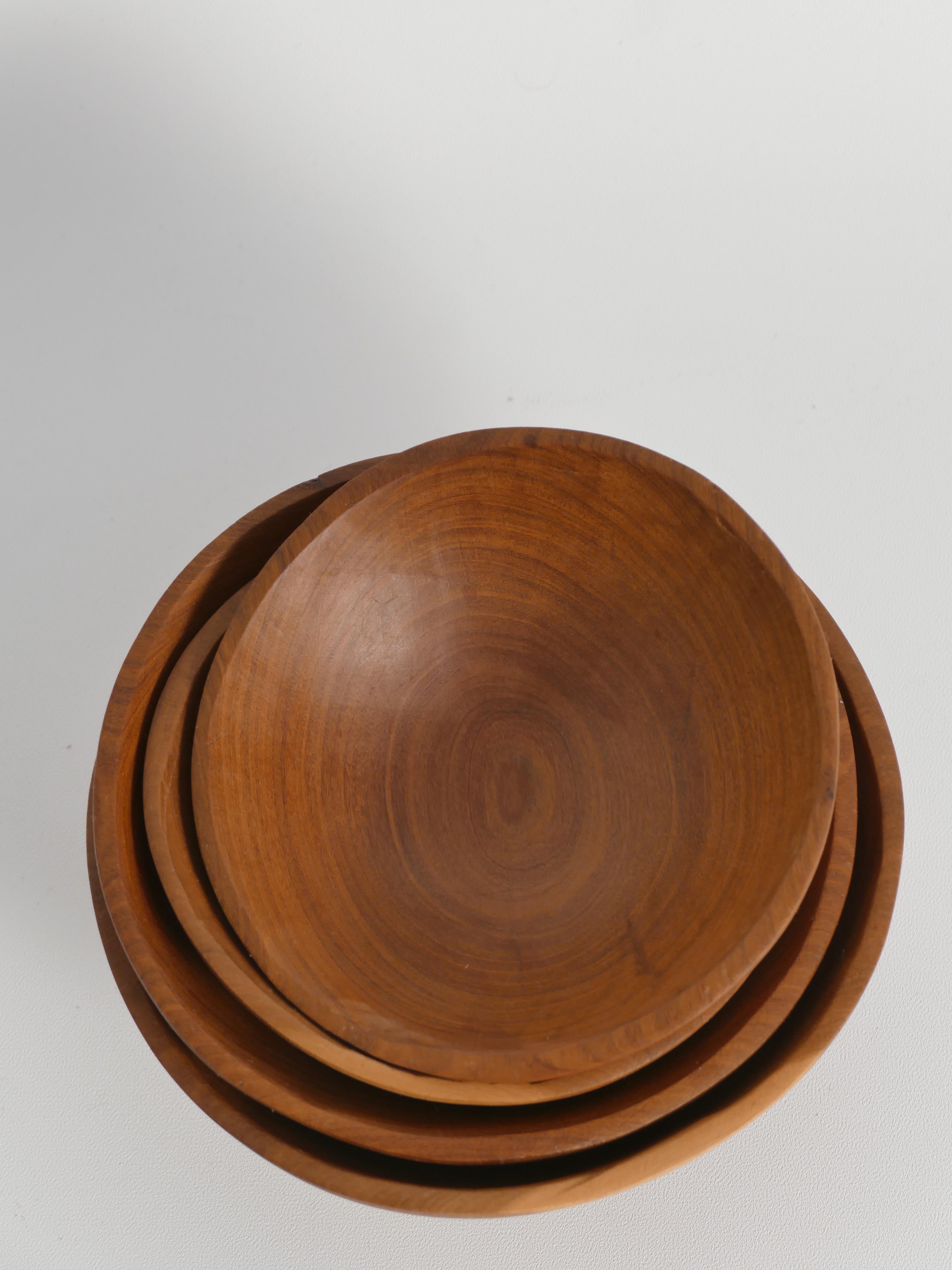 Handmade Akacia Wood Bowls, Set of 4 For Sale 4