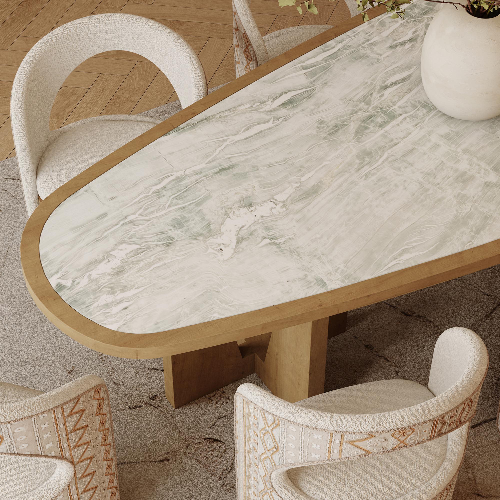 Mesa de comedor Alba hecha a mano en travertino con base de roble by Nolita Harbour Siglo XXI y contemporáneo en venta