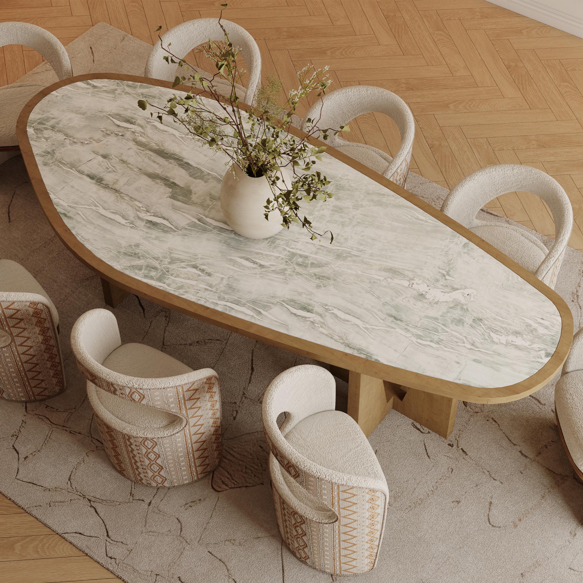 Mesa de comedor Alba hecha a mano en travertino con base de roble by Nolita Harbour en venta 1
