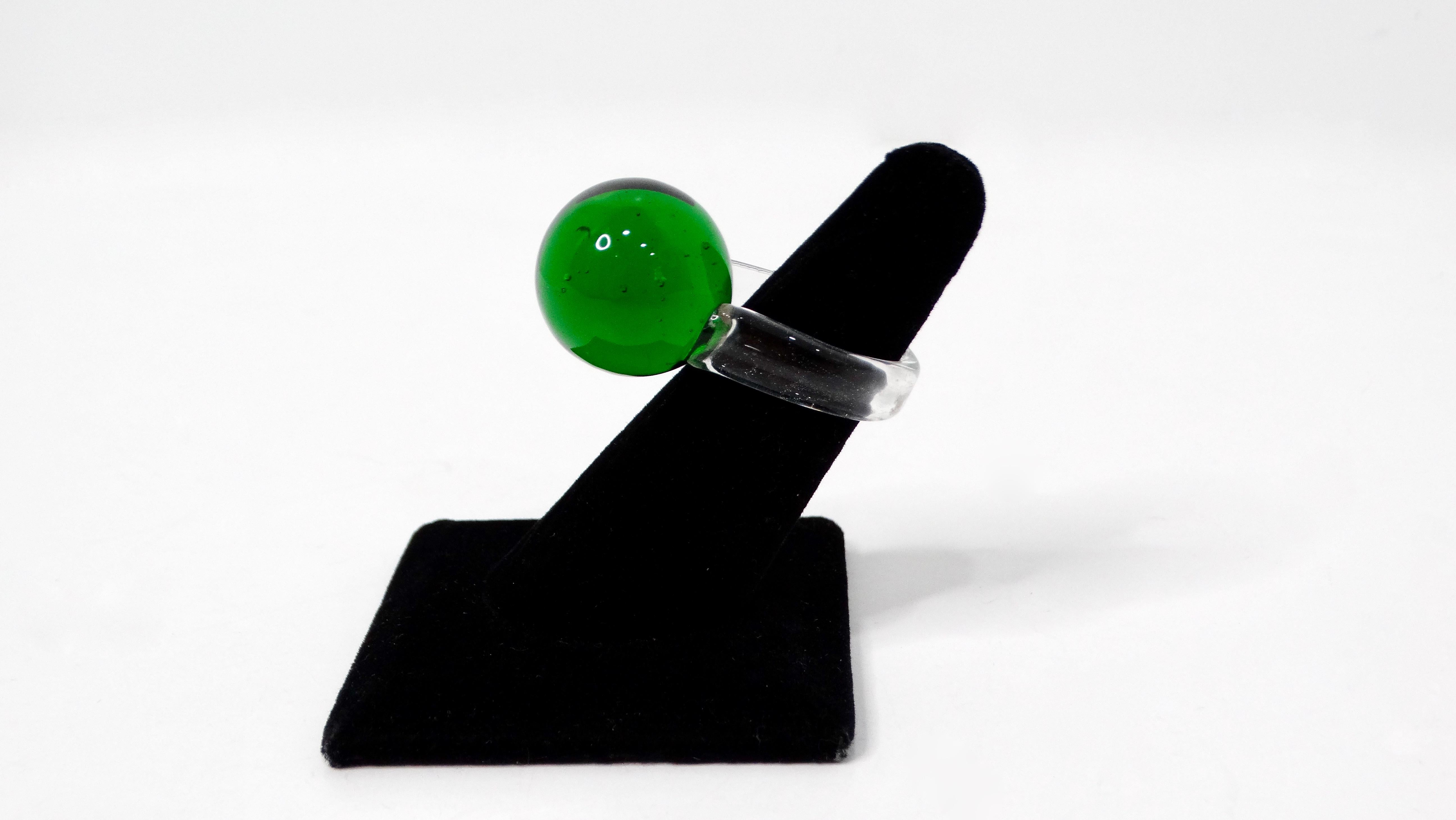 Anillo de moda hecho a mano con una bola verde de cristal en venta 1