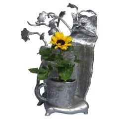 Handmade aluminium cast sculptural planter "Un morceau de cuisine 