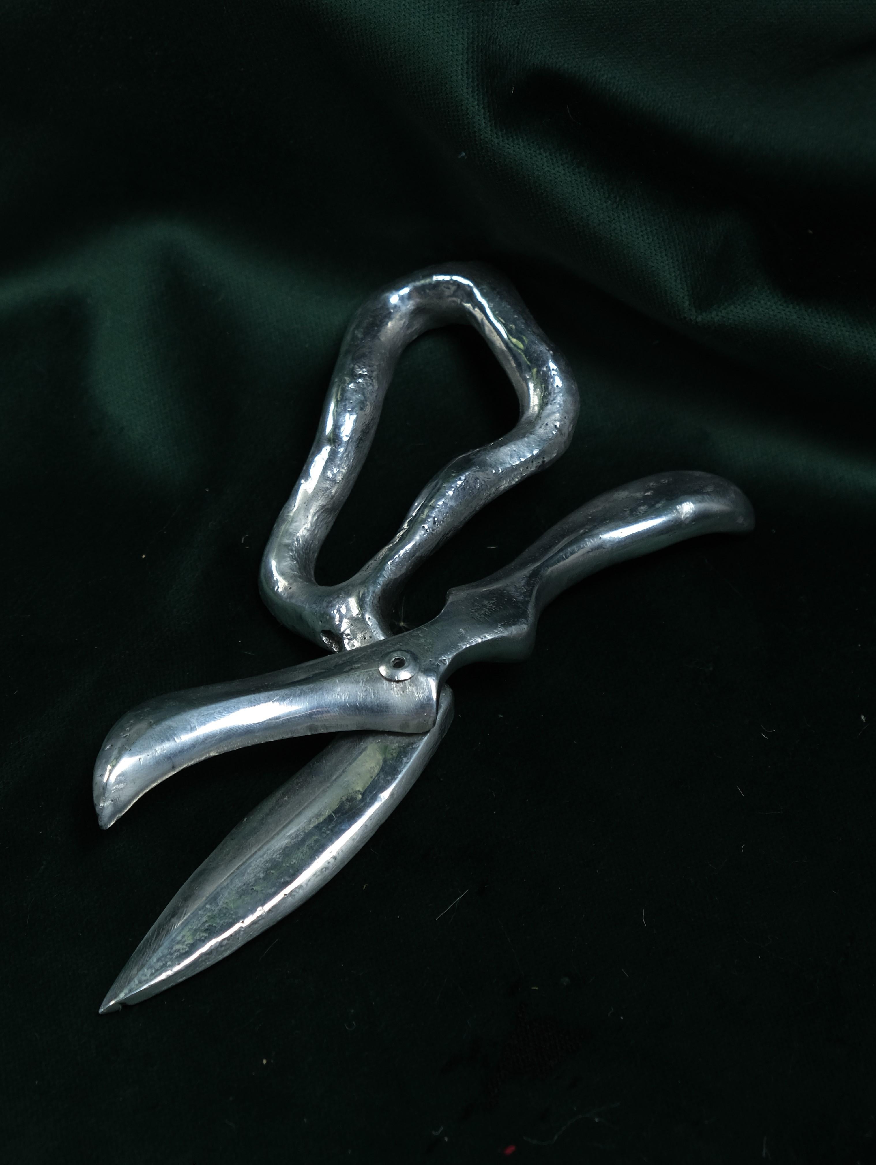 scissors sculpture
