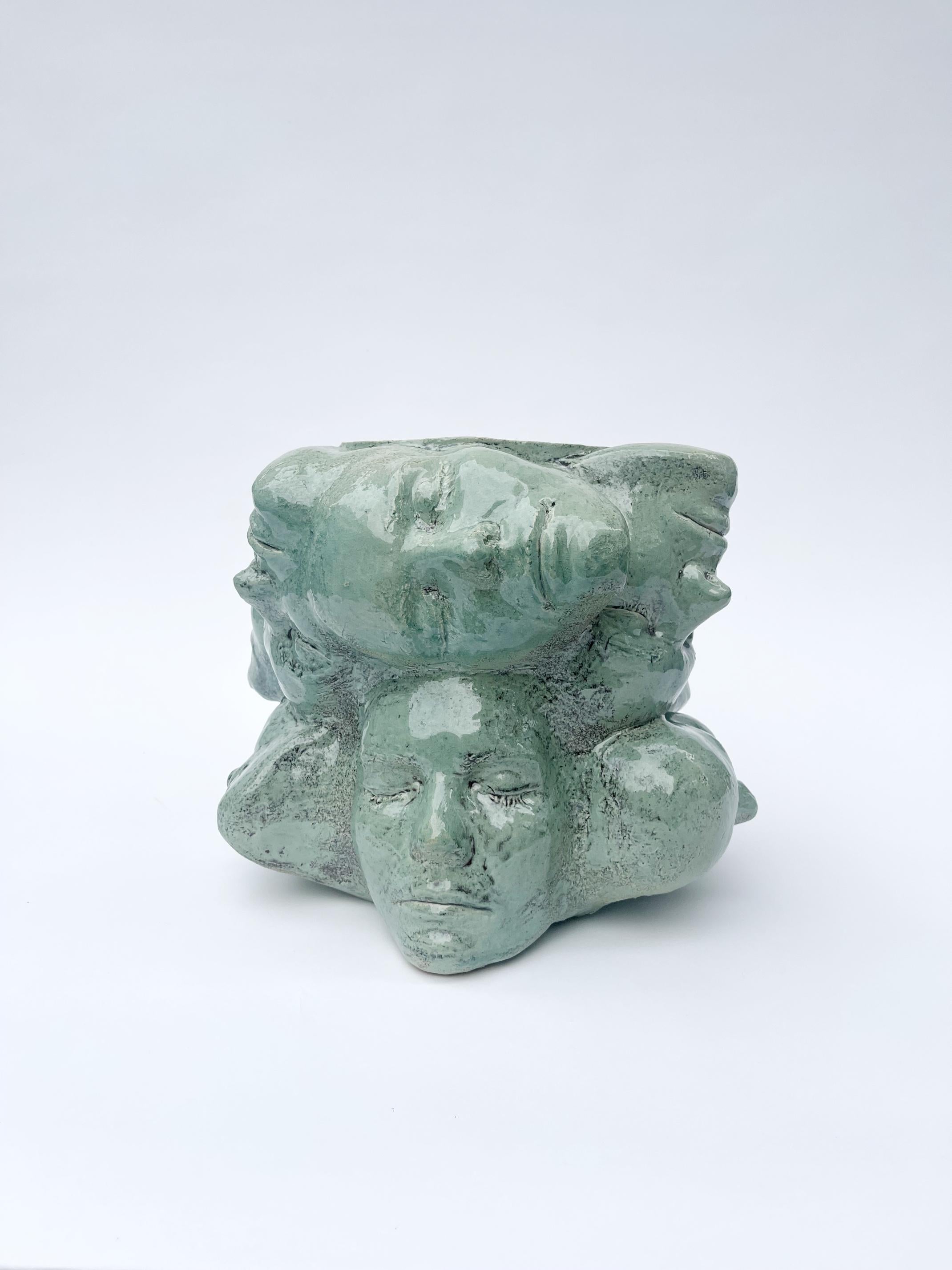 Allemand Vase en céramique unique et fait à la main - en turquoise en vente