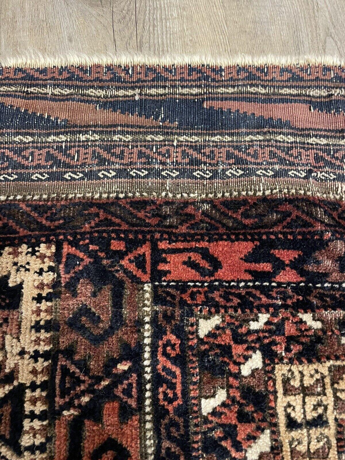 Handgefertigter antiker afghanischer Baluch-Sammlerteppich 2,5' x 4,6', 1880er Jahre - 1N18 im Zustand „Gut“ im Angebot in Bordeaux, FR