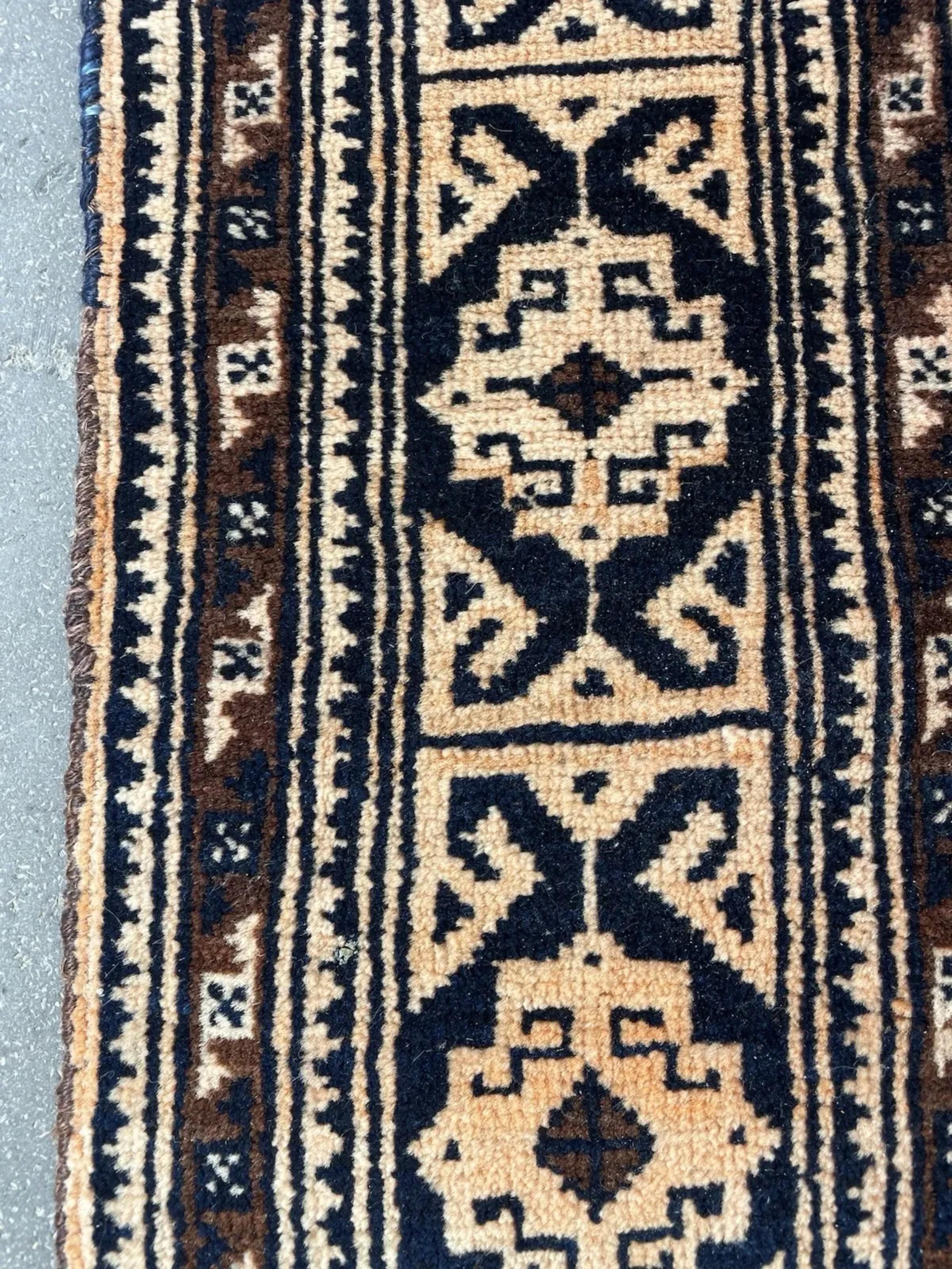 Ancien tapis de collection afghan Baluch fait main 3' x 4.6', 1920 - 1N123 en vente 3