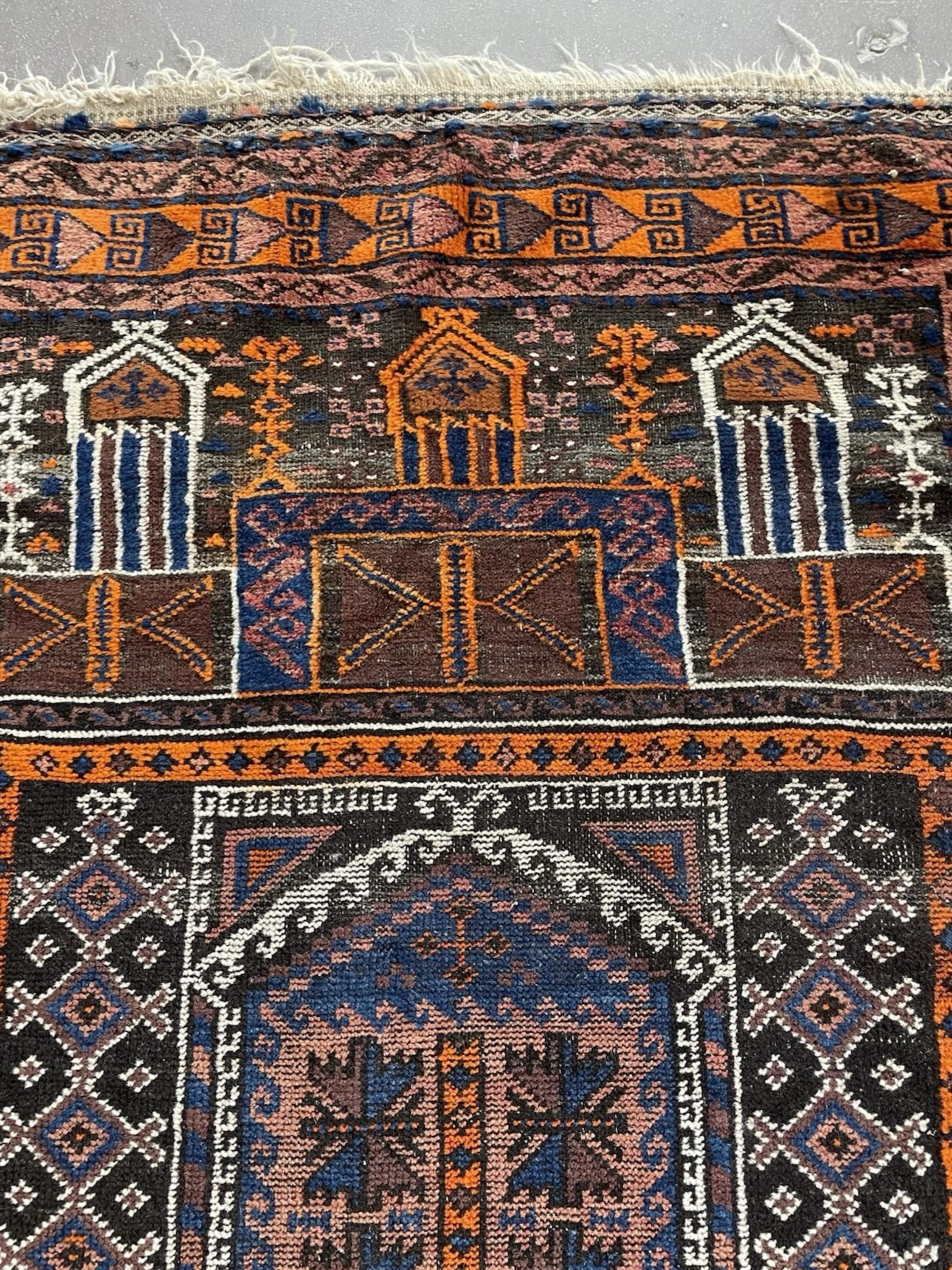 Tappeto di preghiera afgano antico Baluch fatto a mano 3,3' x 5,3', 1900 - 1N120 in vendita 4