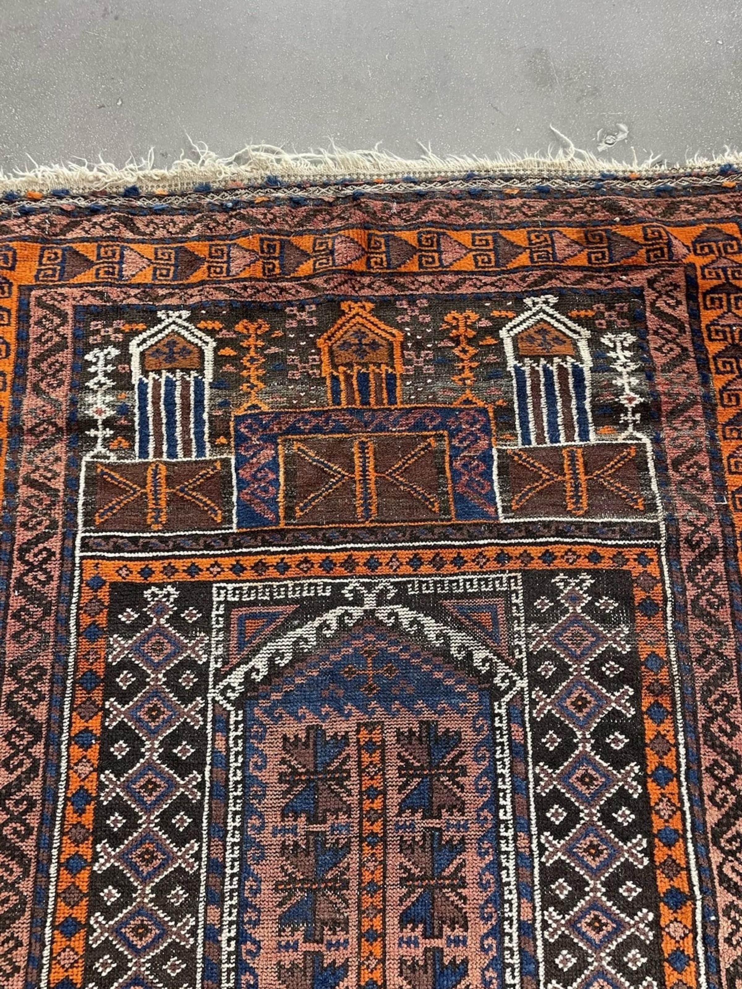 Tappeto di preghiera afgano antico Baluch fatto a mano 3,3' x 5,3', 1900 - 1N120 in vendita 5