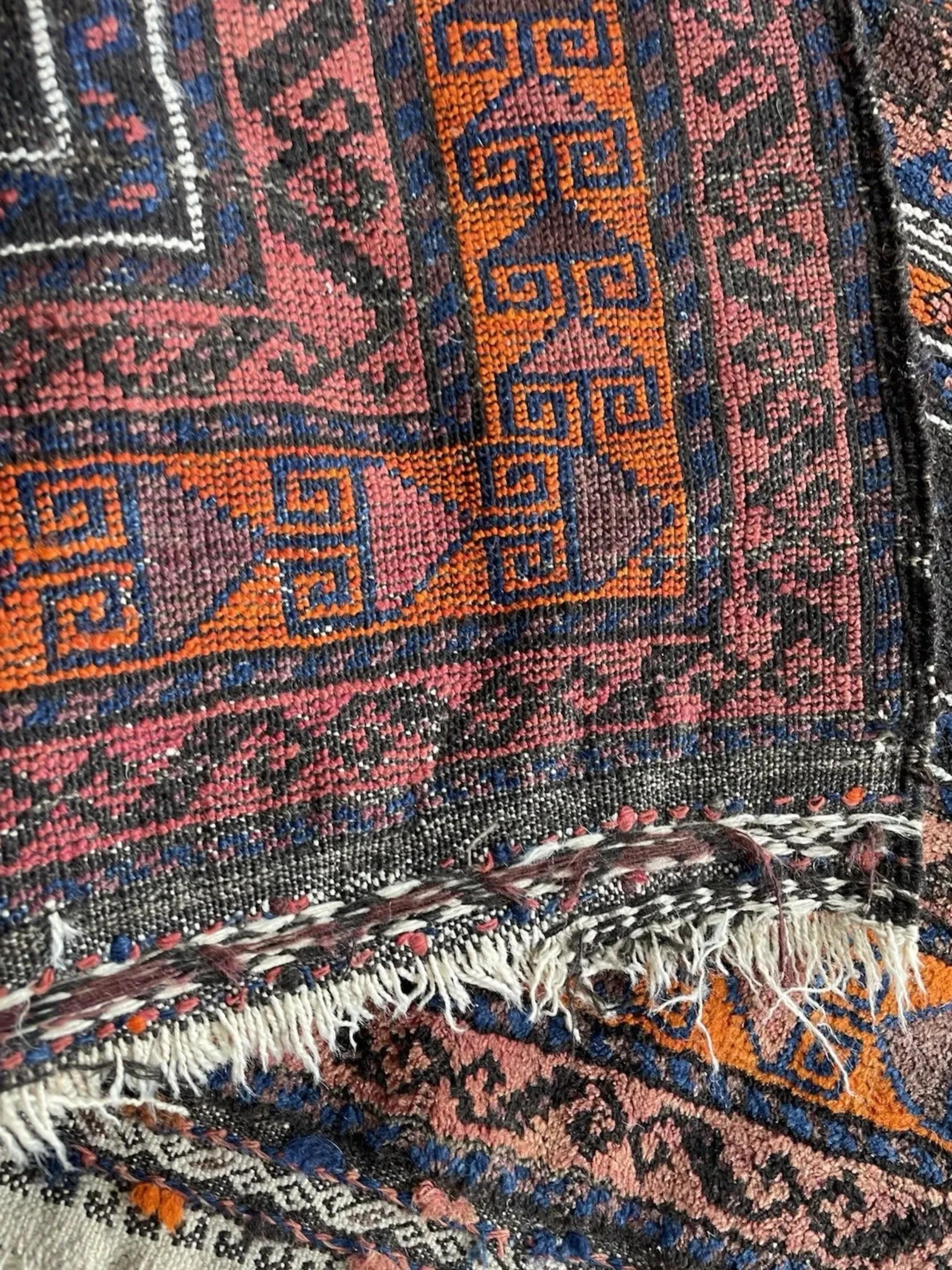 Tappeto di preghiera afgano antico Baluch fatto a mano 3,3' x 5,3', 1900 - 1N120 In condizioni buone in vendita a Bordeaux, FR