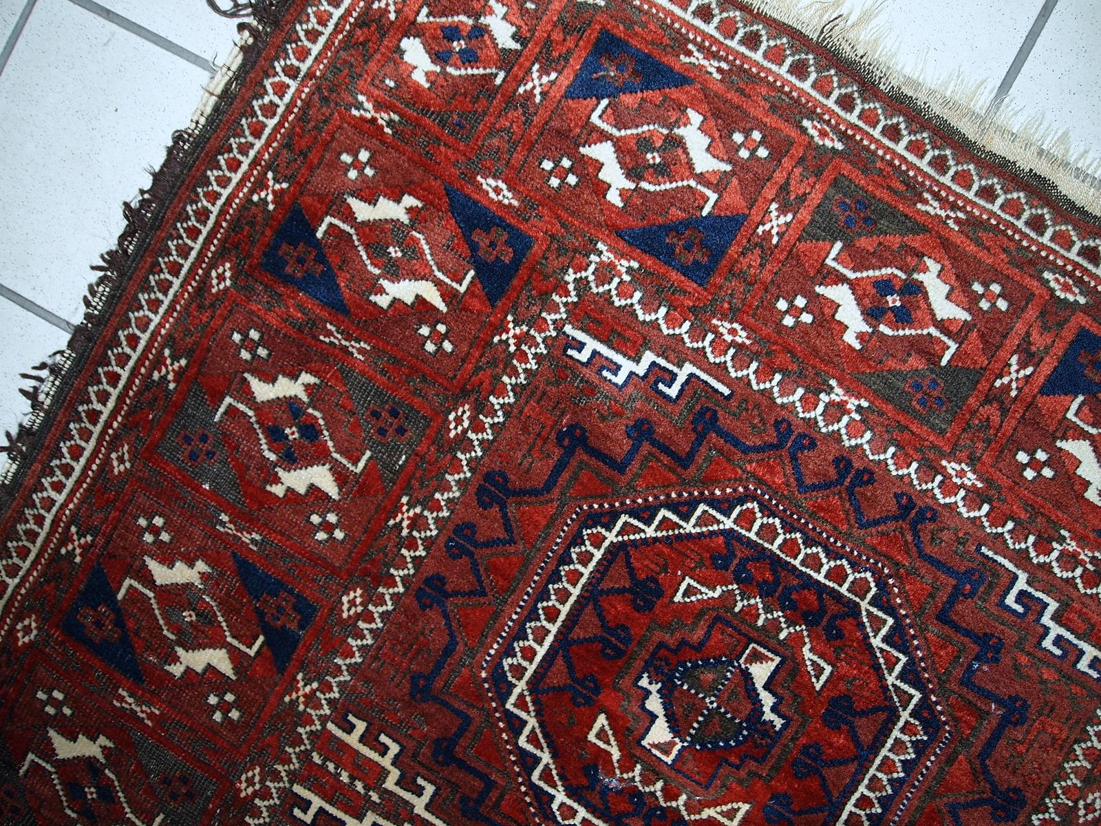 Handmade Antique Afghan Baluch Rug, 1900s, 1C357 For Sale 1