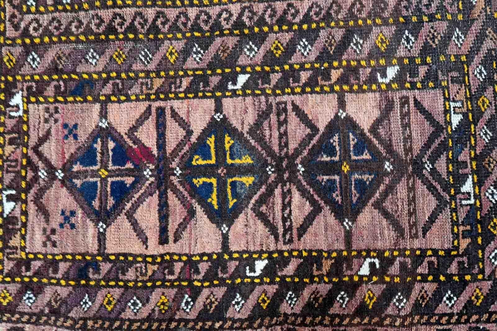 Handgefertigter antiker afghanischer Baluch-Teppich, 1910er Jahre, 1C1023 im Zustand „Relativ gut“ im Angebot in Bordeaux, FR