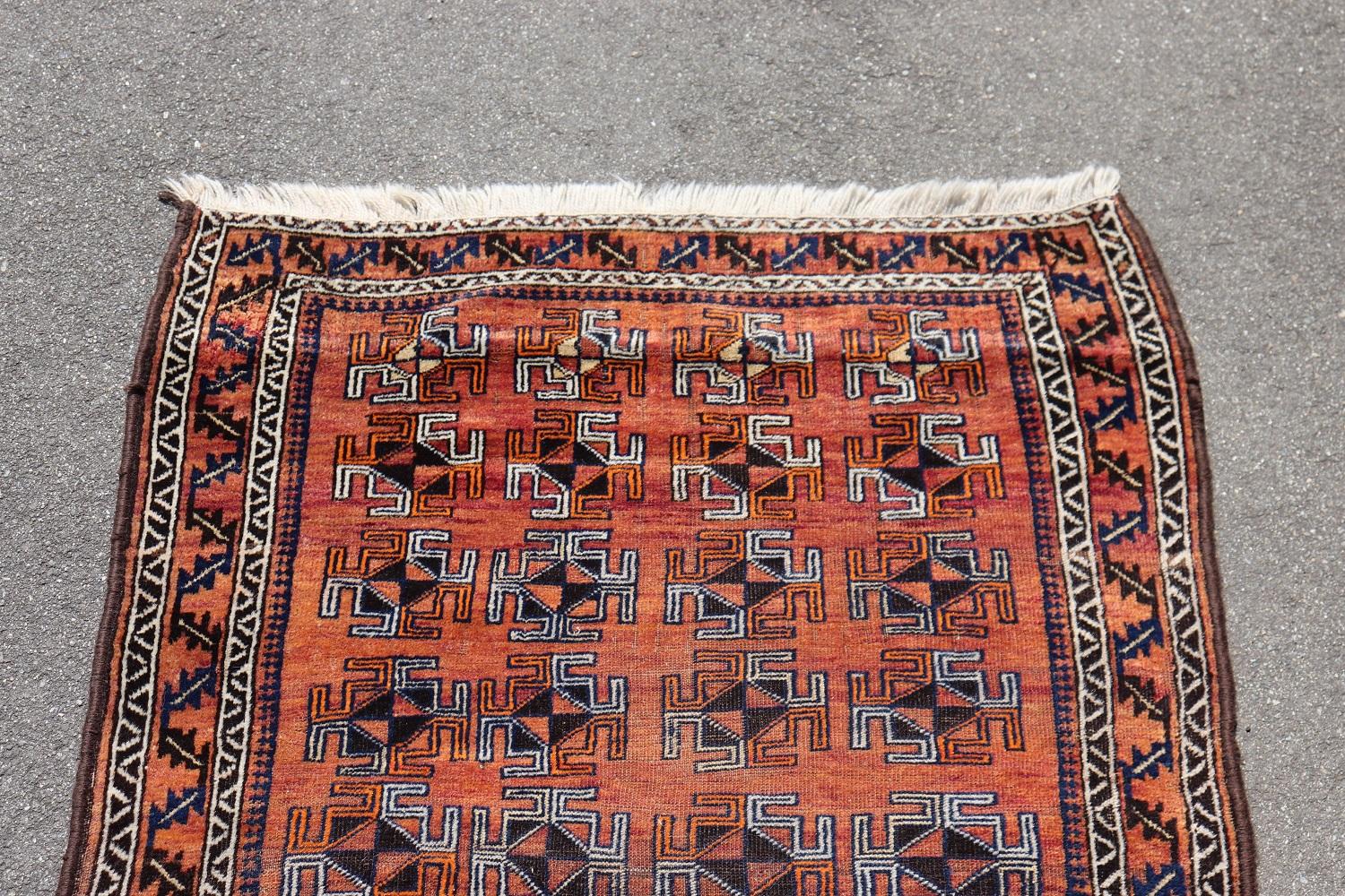 Handmade Antique Afghan Baluch Rug, 1930s In Good Condition For Sale In Casale Monferrato, IT
