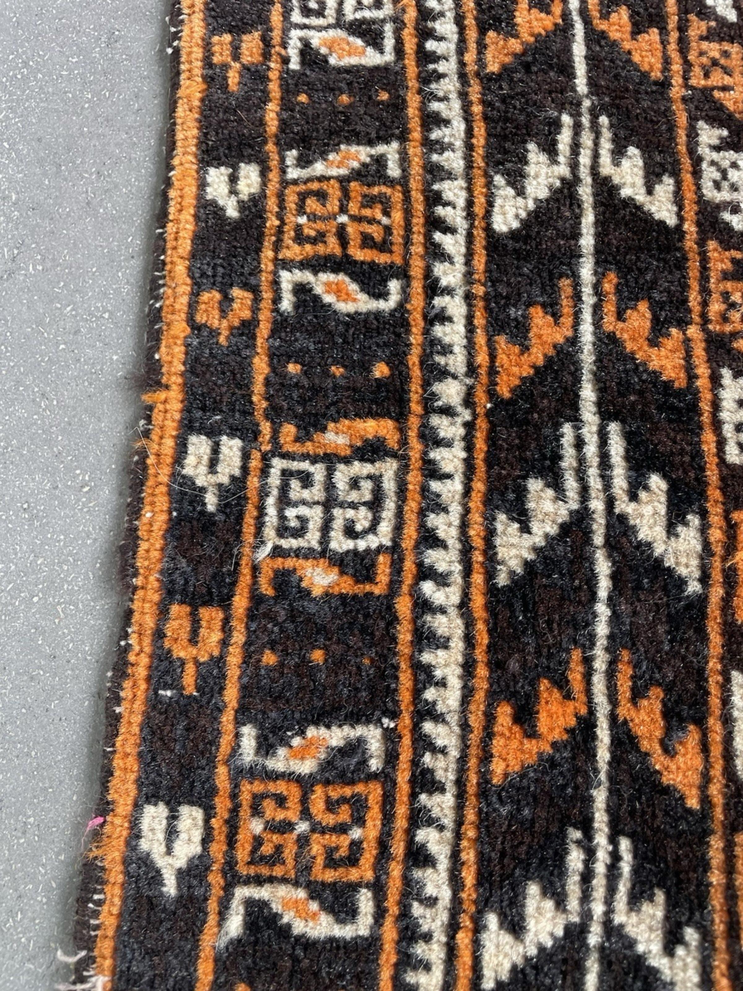 Tappeto antico afgano Baluch fatto a mano, anni '20, 2,7' x 4,1' - 1N107 in vendita 5