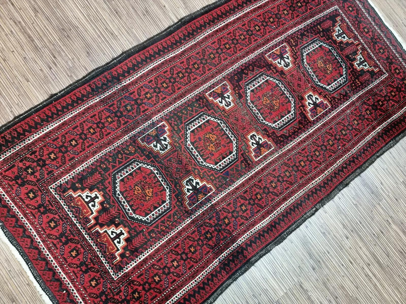 Handmade Antique Afghan Baluch Rug 2.9' x 5.4' 1930s - 1D197 For Sale 4