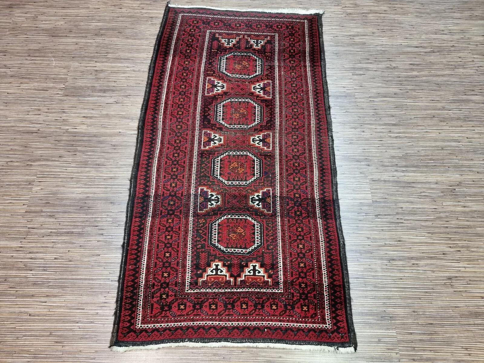 Handmade Antique Afghan Baluch Rug 2.9' x 5.4' 1930s - 1D197 For Sale 3
