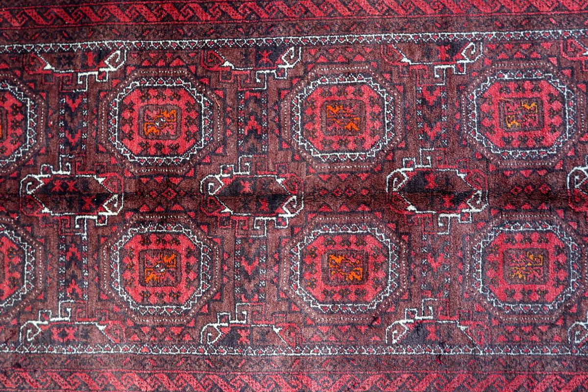 Milieu du XXe siècle Tapis ancien Afghan Baluch fait main 3.4' x 6.9' 1930s - 1С1159 en vente