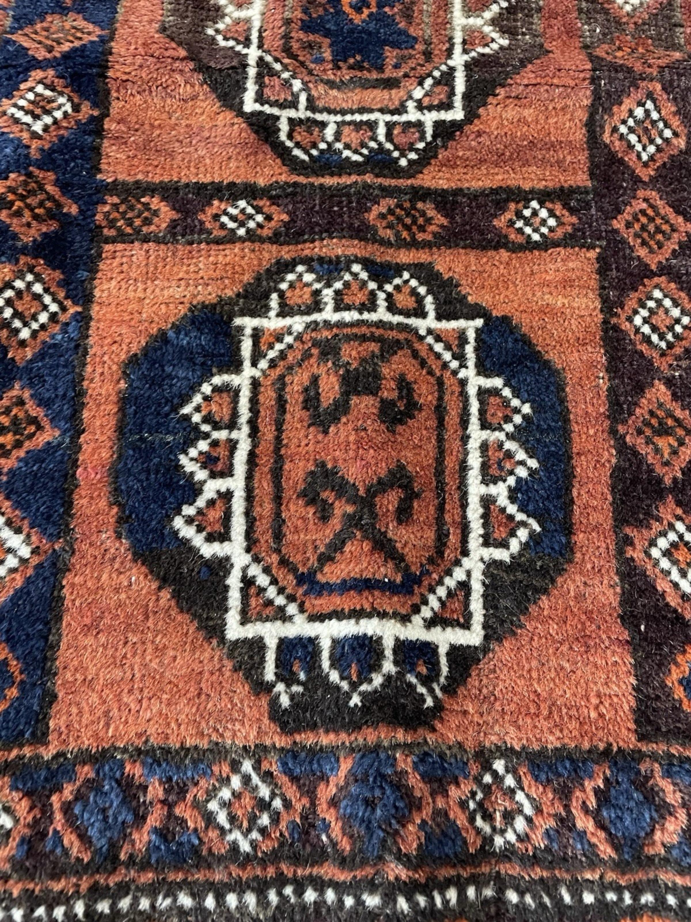 Tappeto afghano antico Baluch fatto a mano 3,5' x 5,7', anni '10 - 1N117 in vendita 3