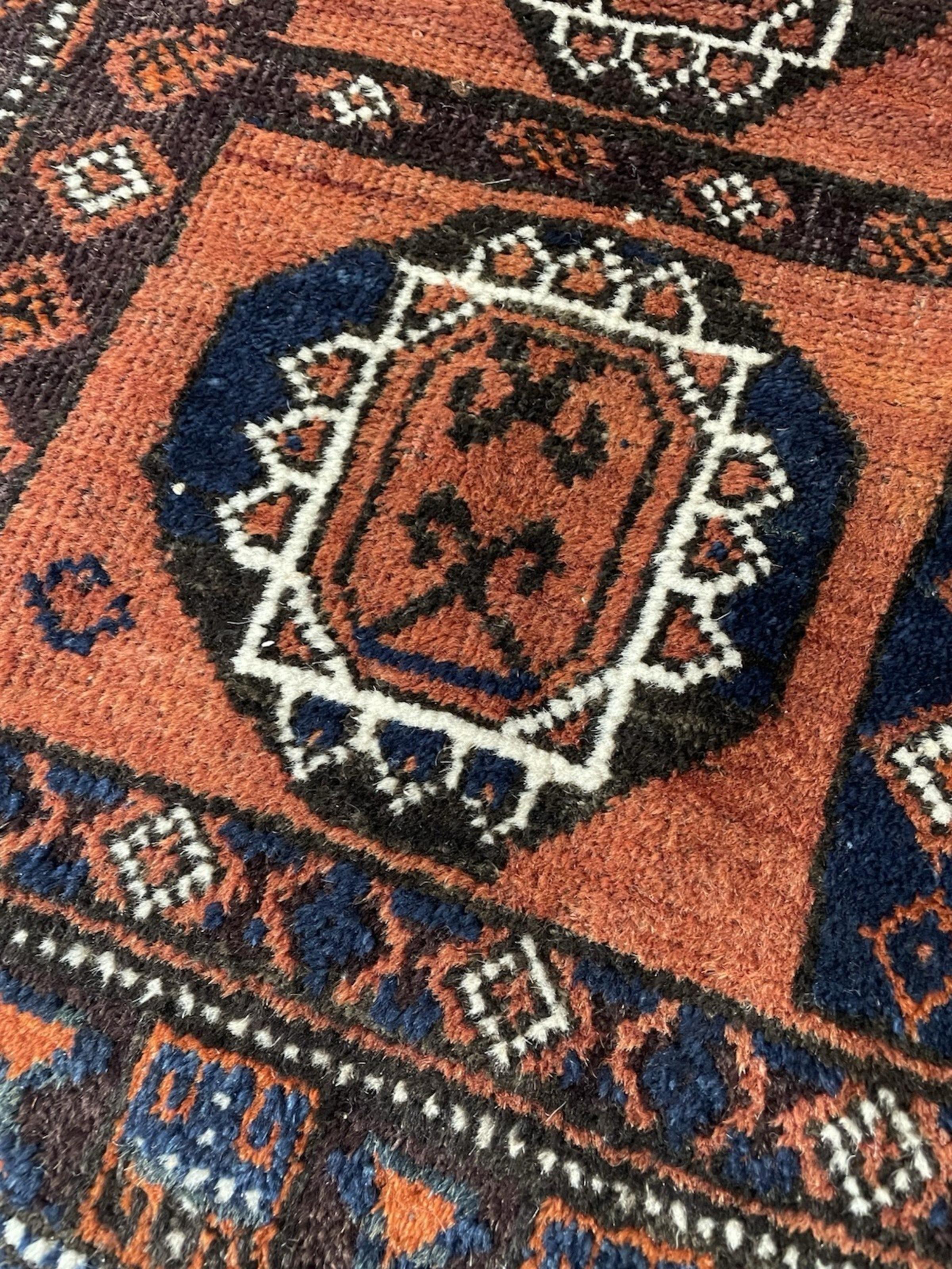 Tappeto afghano antico Baluch fatto a mano 3,5' x 5,7', anni '10 - 1N117 in vendita 4